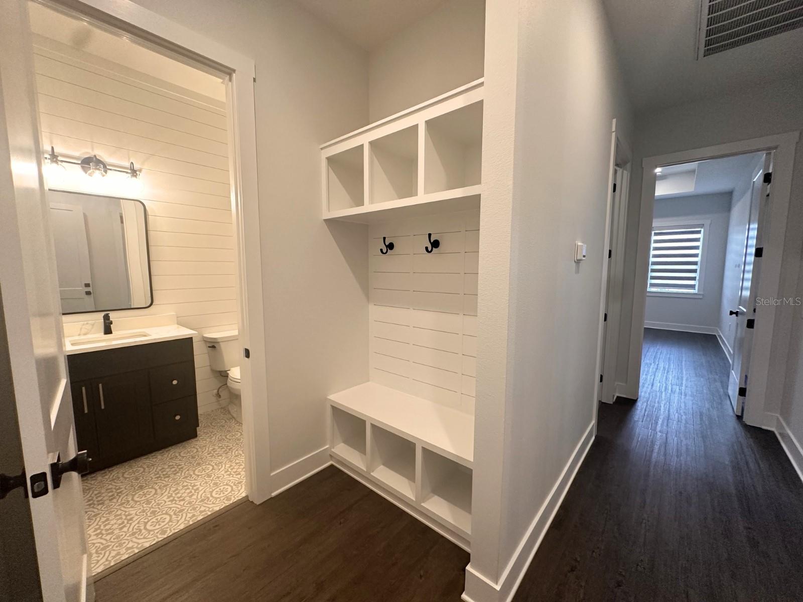 Image 35 of 41 For 1787 Lakehill Drive