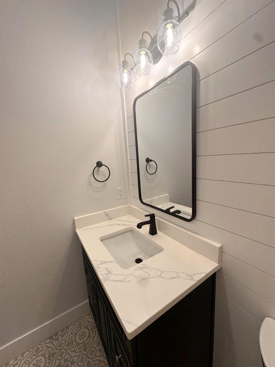 Image 37 of 41 For 1787 Lakehill Drive