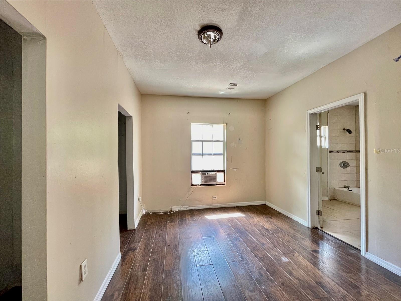 Image 15 of 21 For 219 Polk Avenue