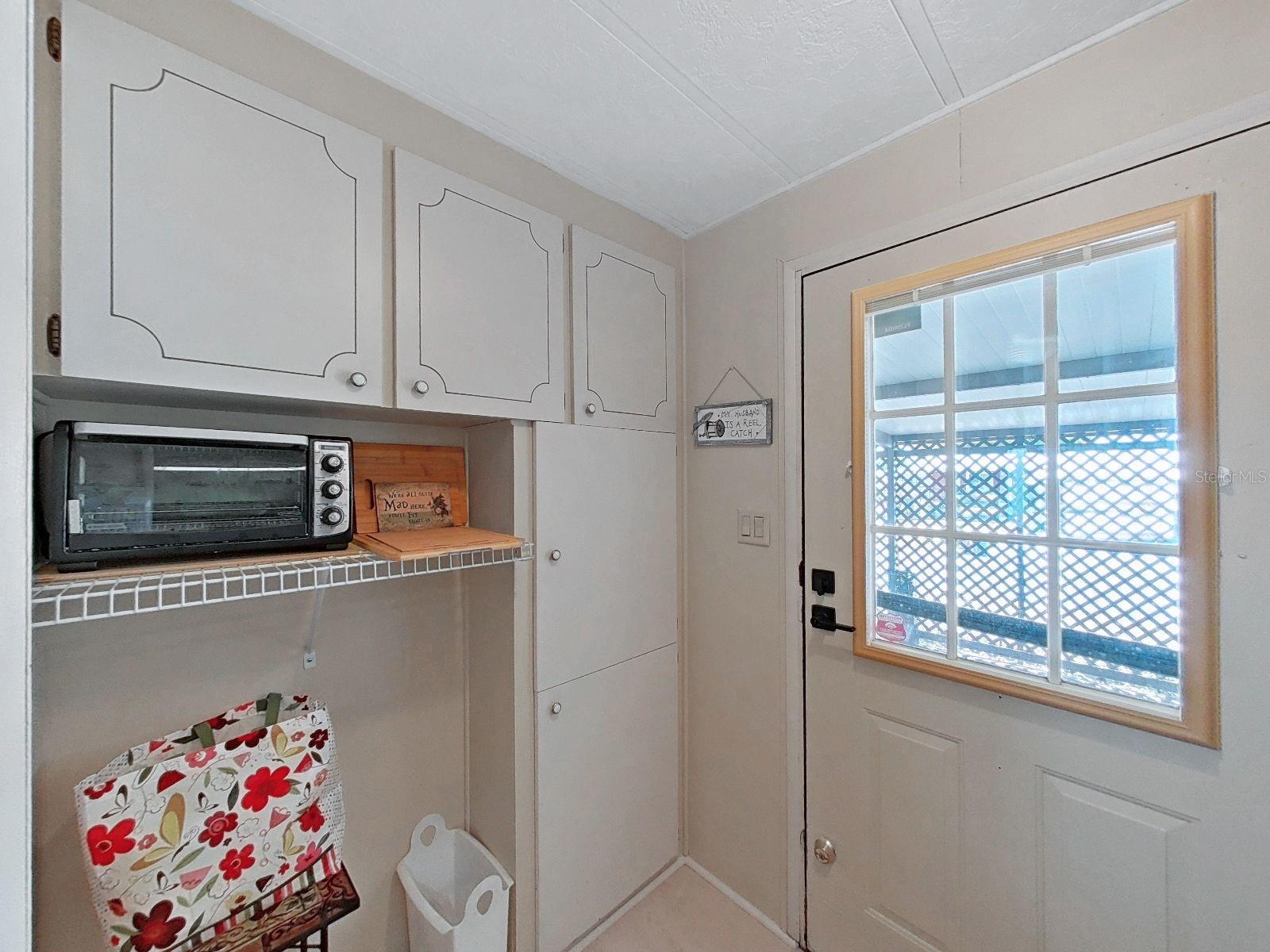 Image 10 of 45 For 5091 Lodgewood Dr