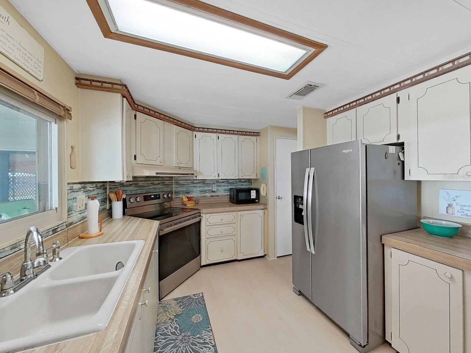 Image 11 of 45 For 5091 Lodgewood Dr