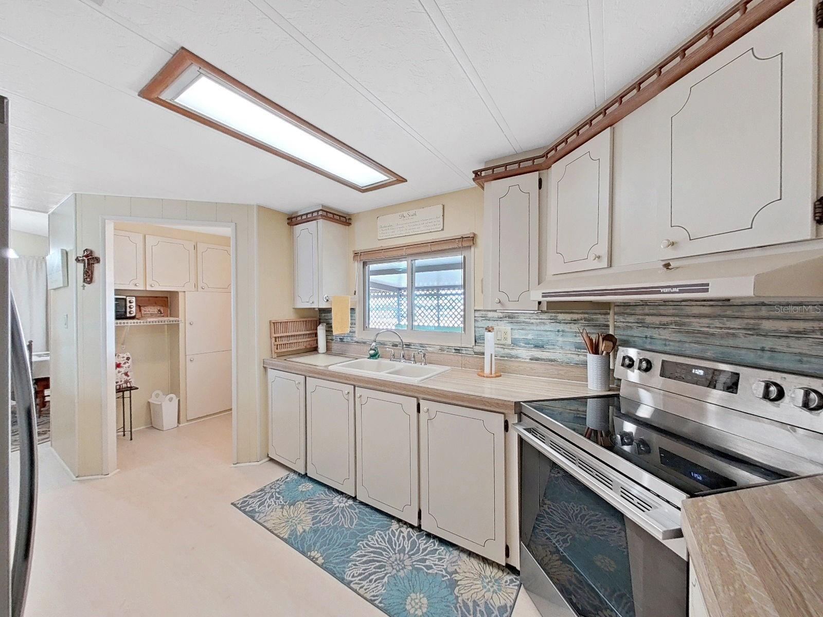 Image 12 of 45 For 5091 Lodgewood Dr