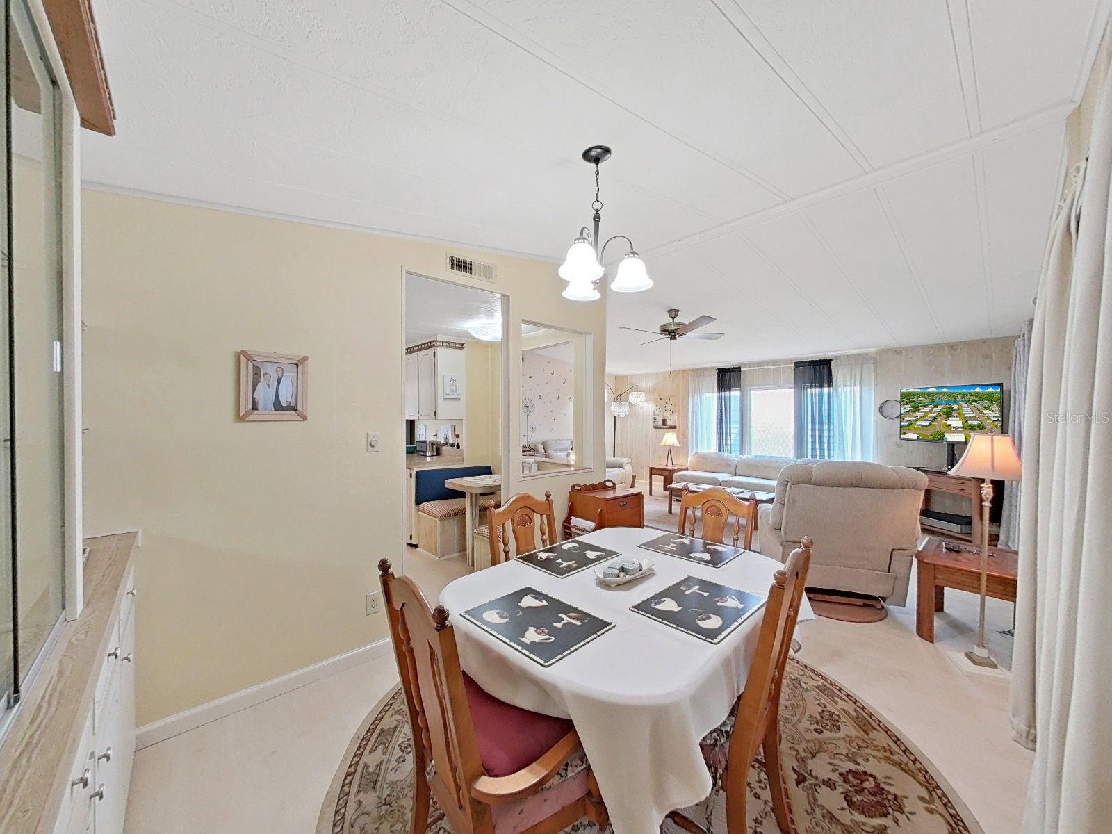 Image 16 of 45 For 5091 Lodgewood Dr