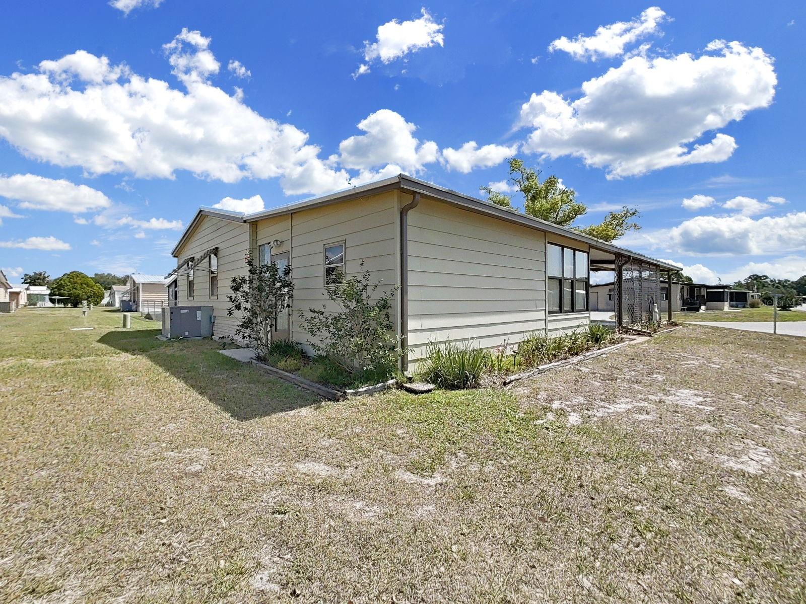 Image 5 of 45 For 5091 Lodgewood Dr