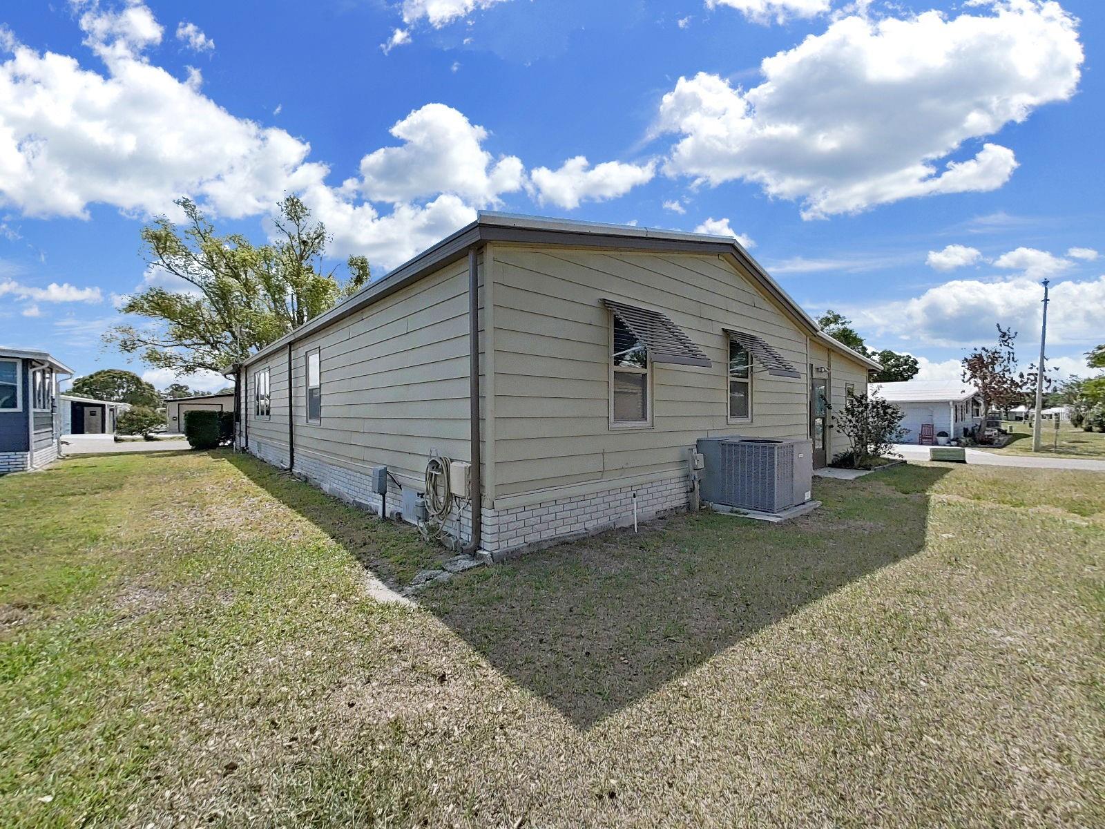 Image 6 of 45 For 5091 Lodgewood Dr