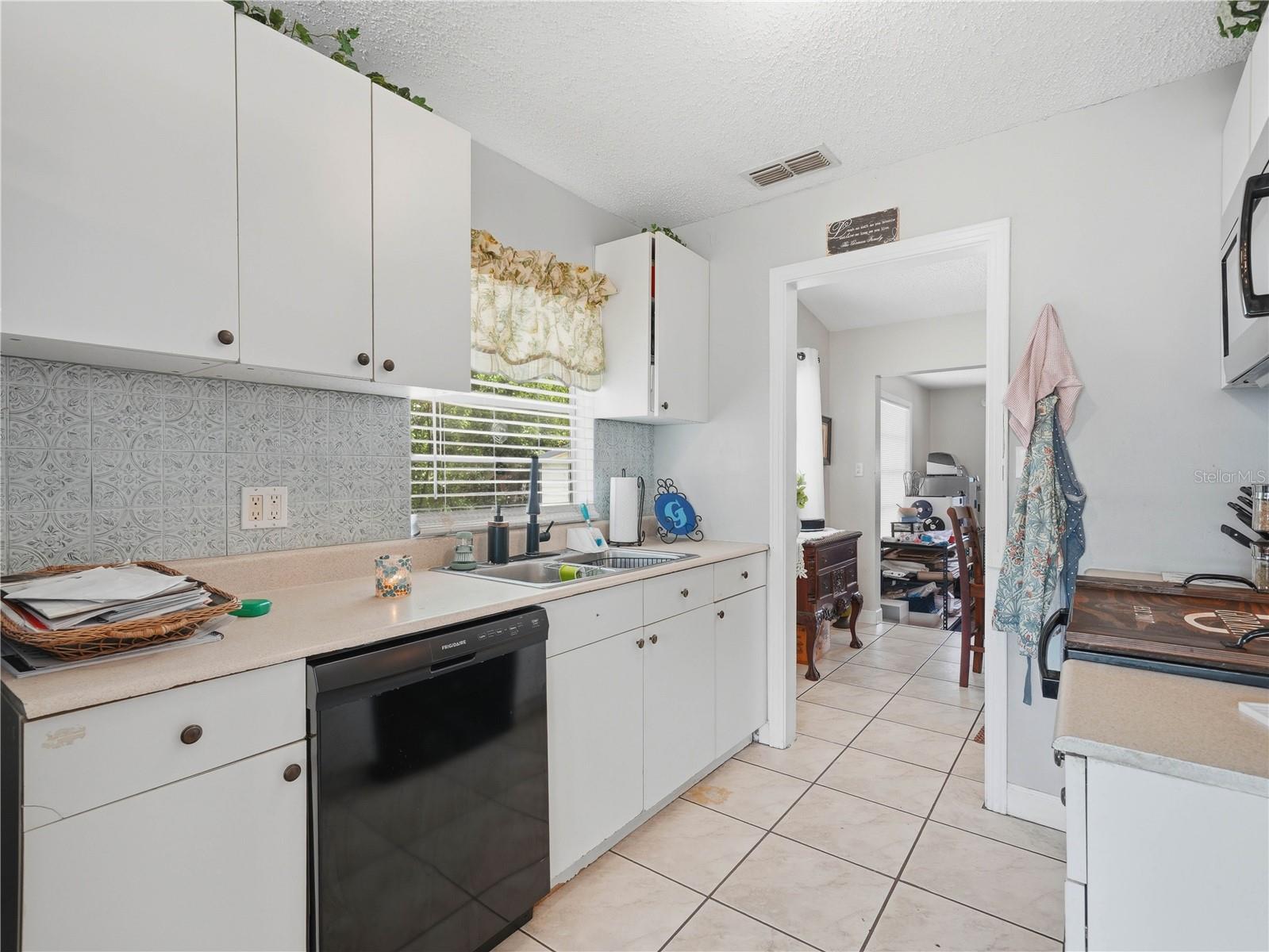 Image 7 of 35 For 407 12th Street