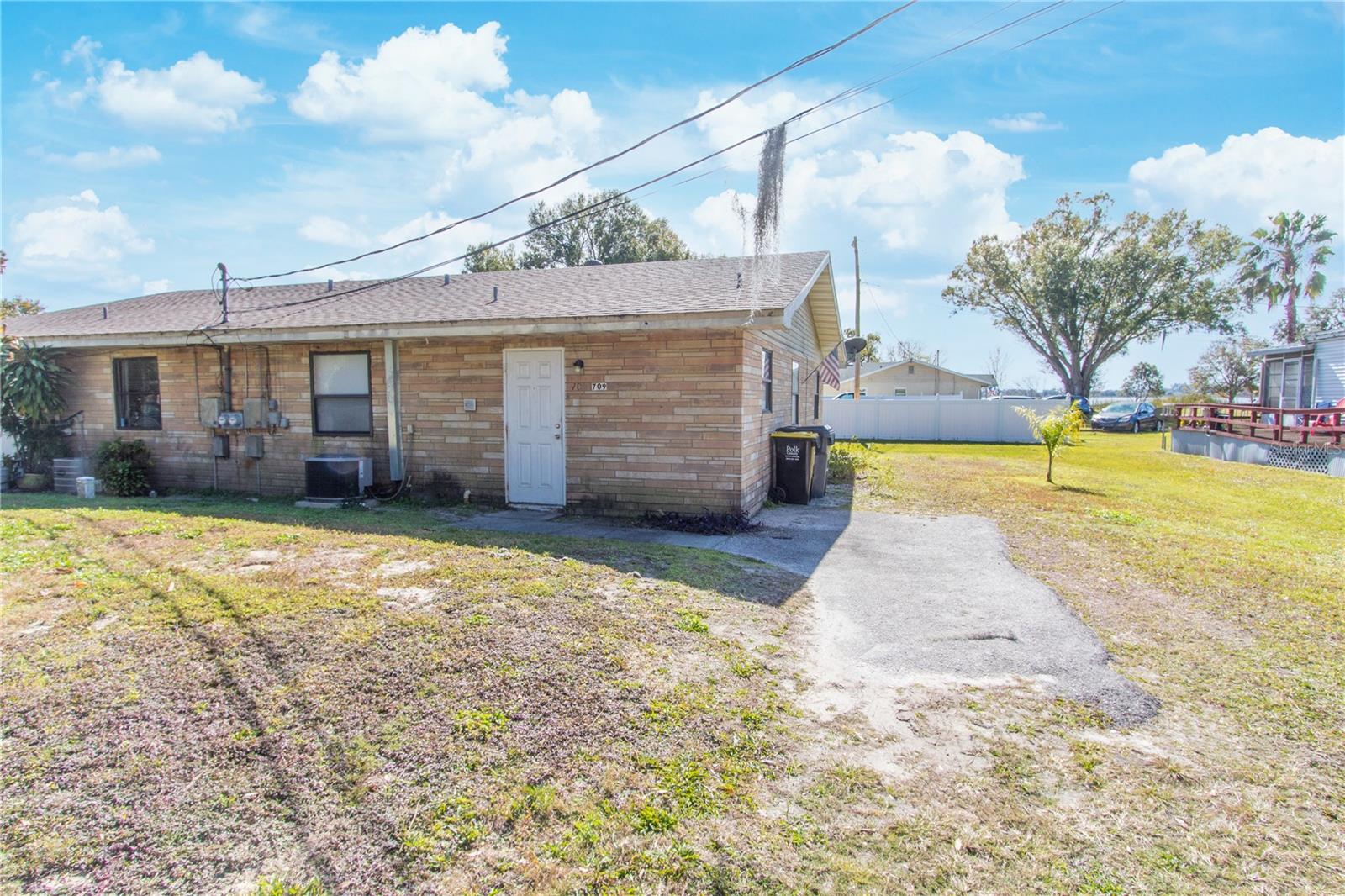 Image 2 of 17 For 709 Mosley Road