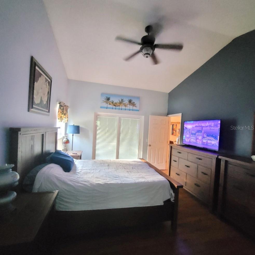 Image 17 of 46 For 991 Old Cutler Road