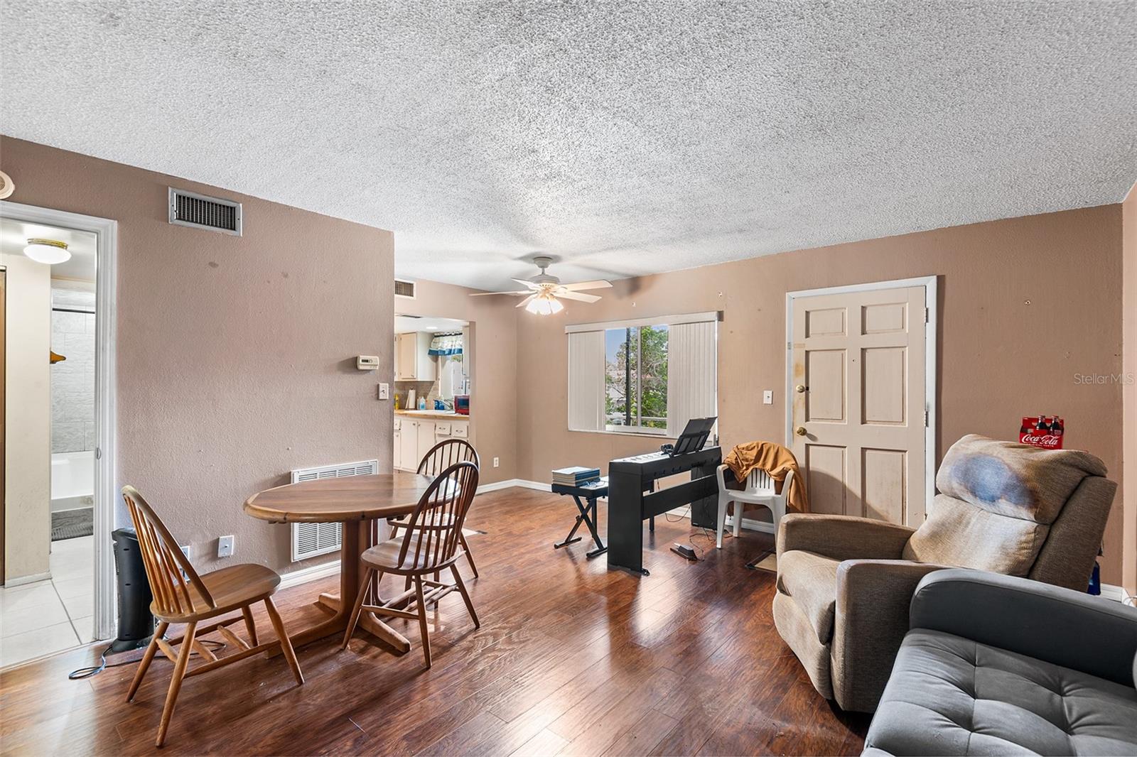 Image 11 of 29 For 1100 Martinique Drive 207