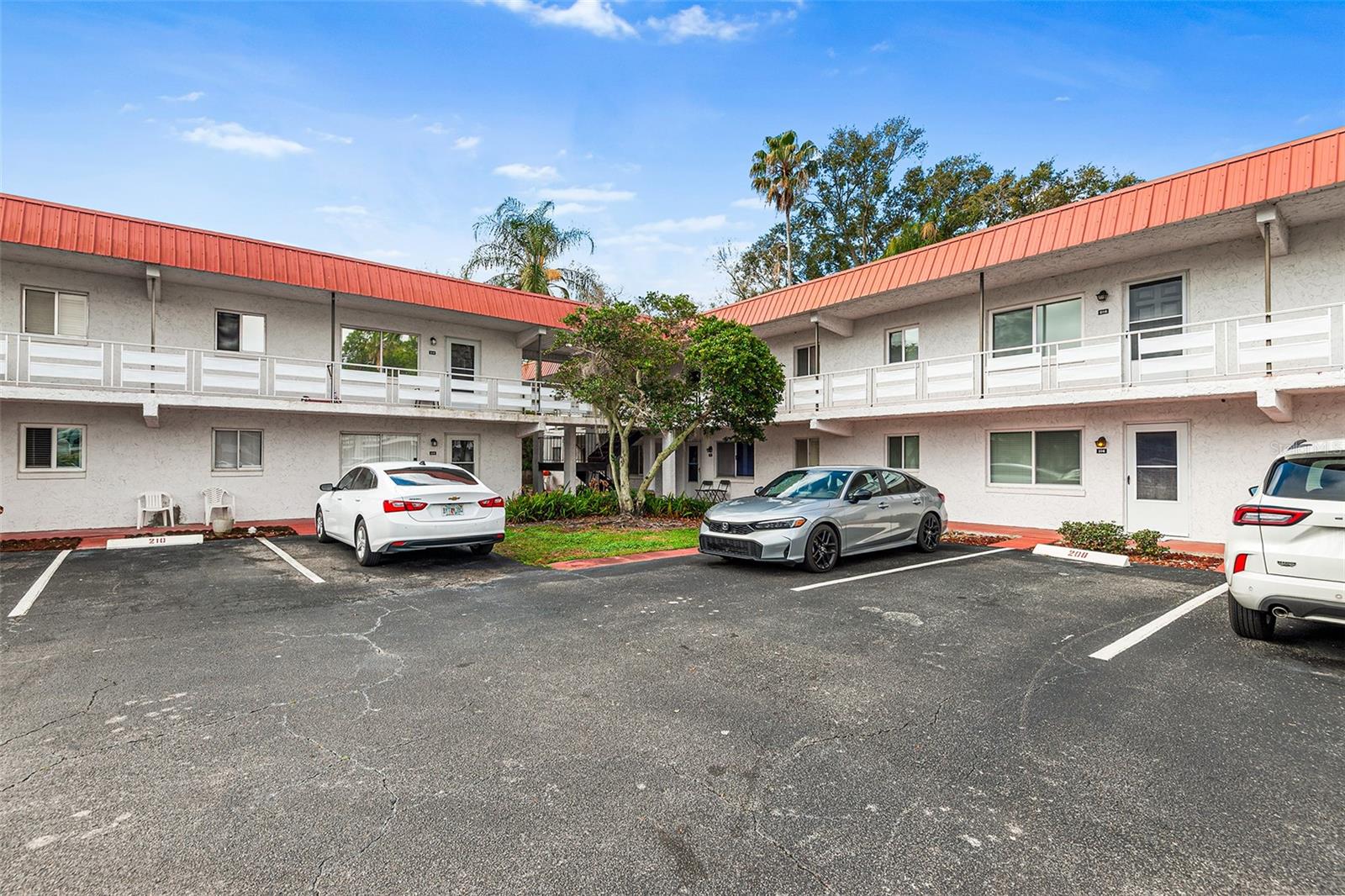 Image 2 of 29 For 1100 Martinique Drive 207