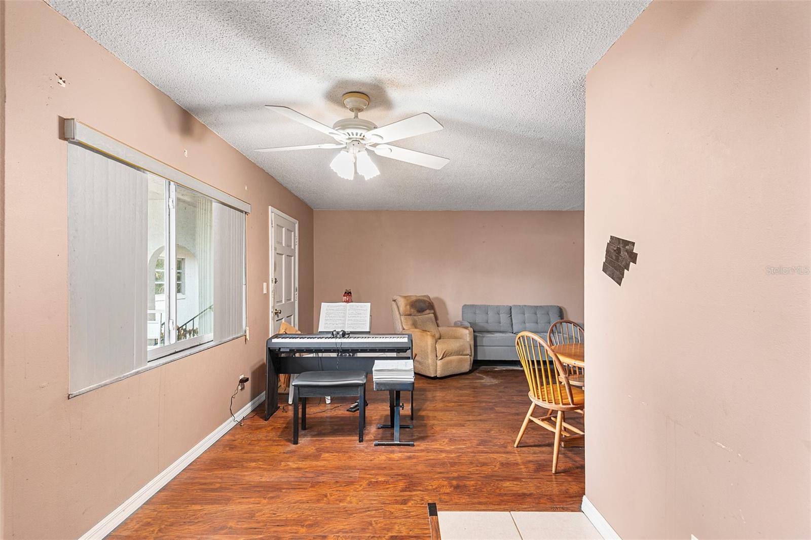 Image 8 of 29 For 1100 Martinique Drive 207