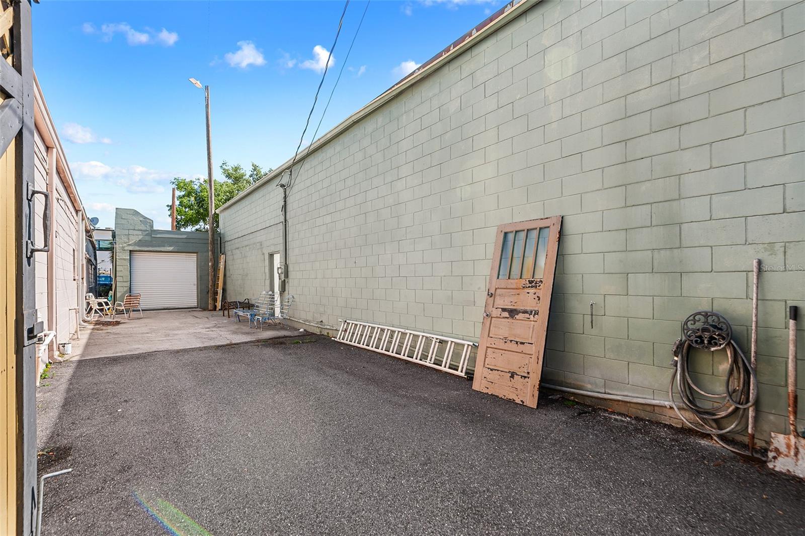 Image 5 of 18 For 155 Avenue B Sw