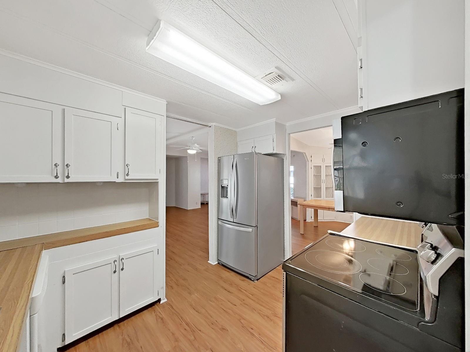 Image 10 of 39 For 1688 Foxway Dr