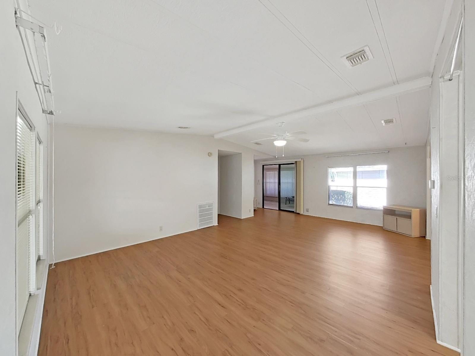 Image 13 of 39 For 1688 Foxway Dr