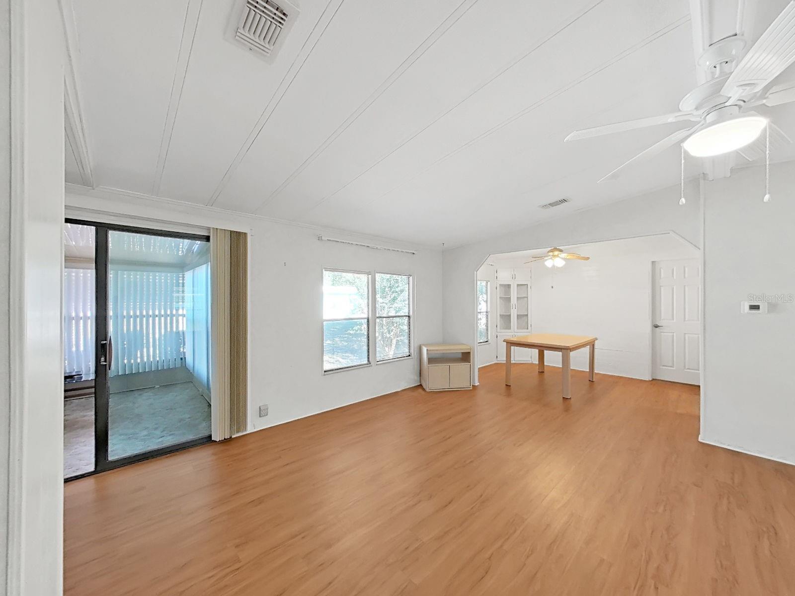 Image 15 of 39 For 1688 Foxway Dr