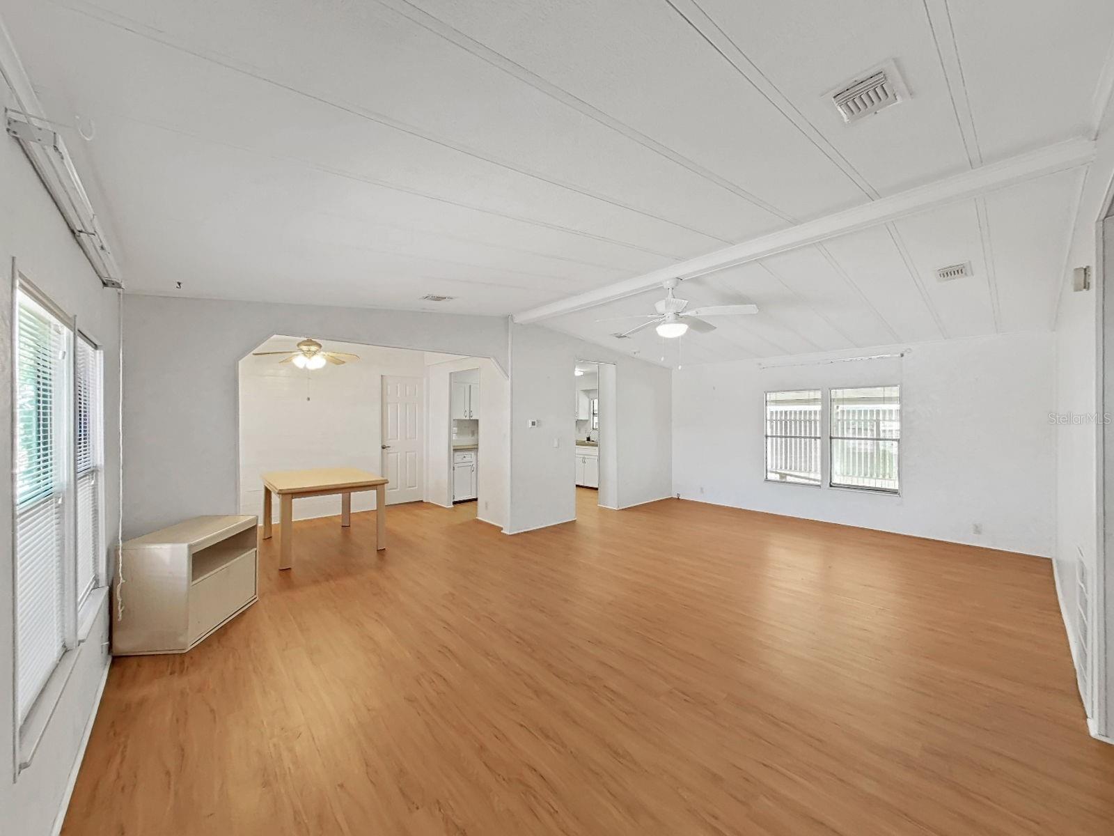 Image 16 of 39 For 1688 Foxway Dr