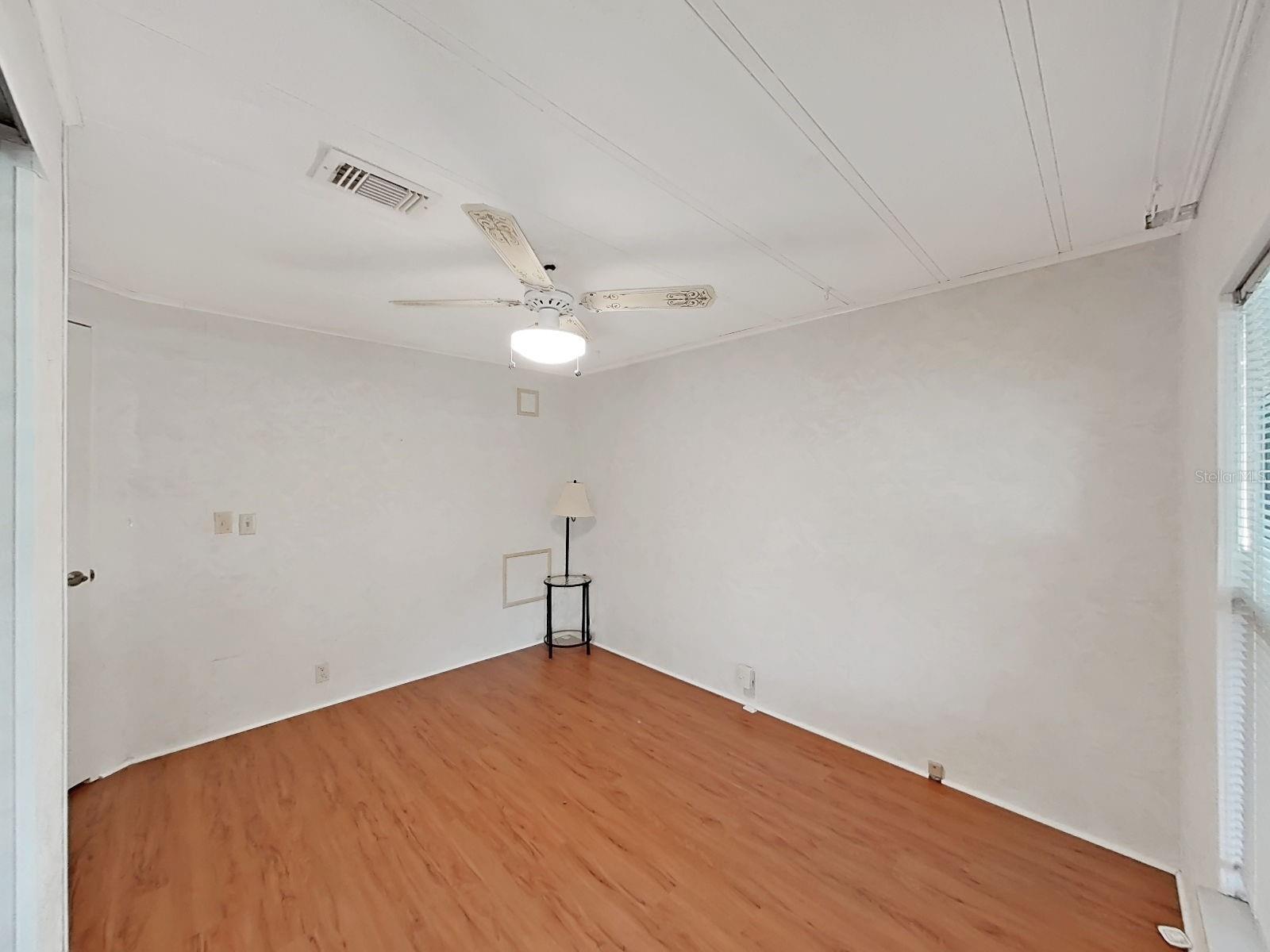 Image 25 of 39 For 1688 Foxway Dr
