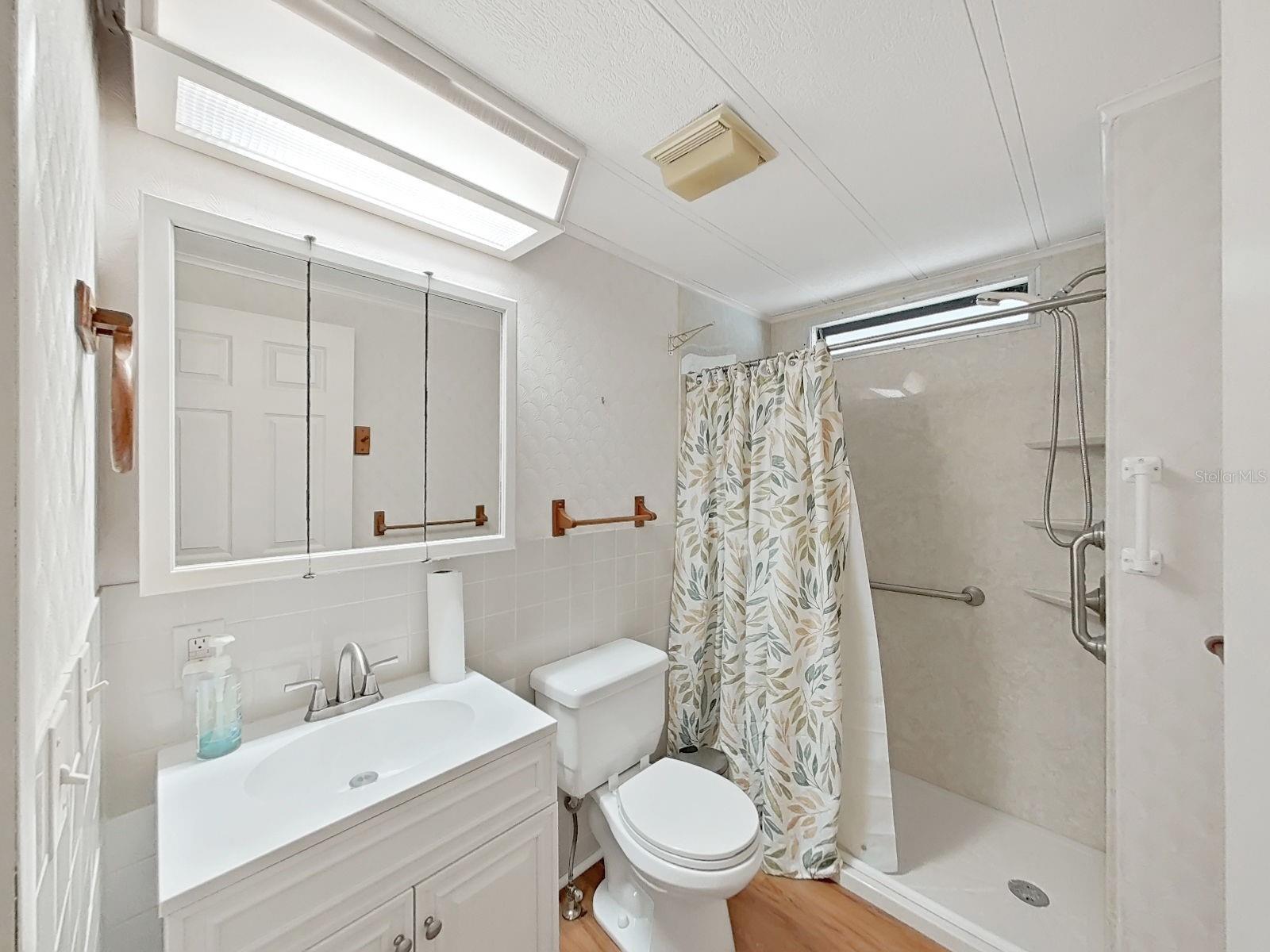 Image 27 of 39 For 1688 Foxway Dr