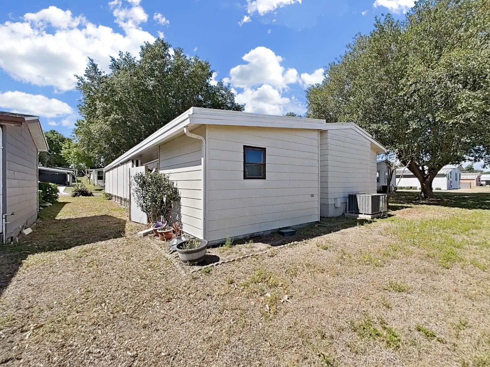 Image 3 of 39 For 1688 Foxway Dr
