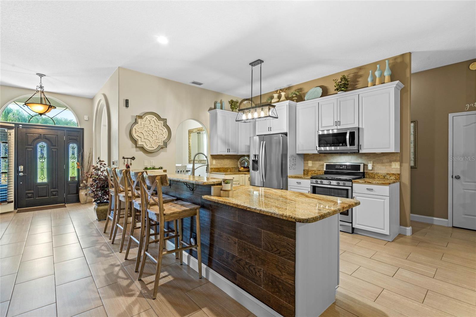 Image 11 of 61 For 11516 Lyons Court