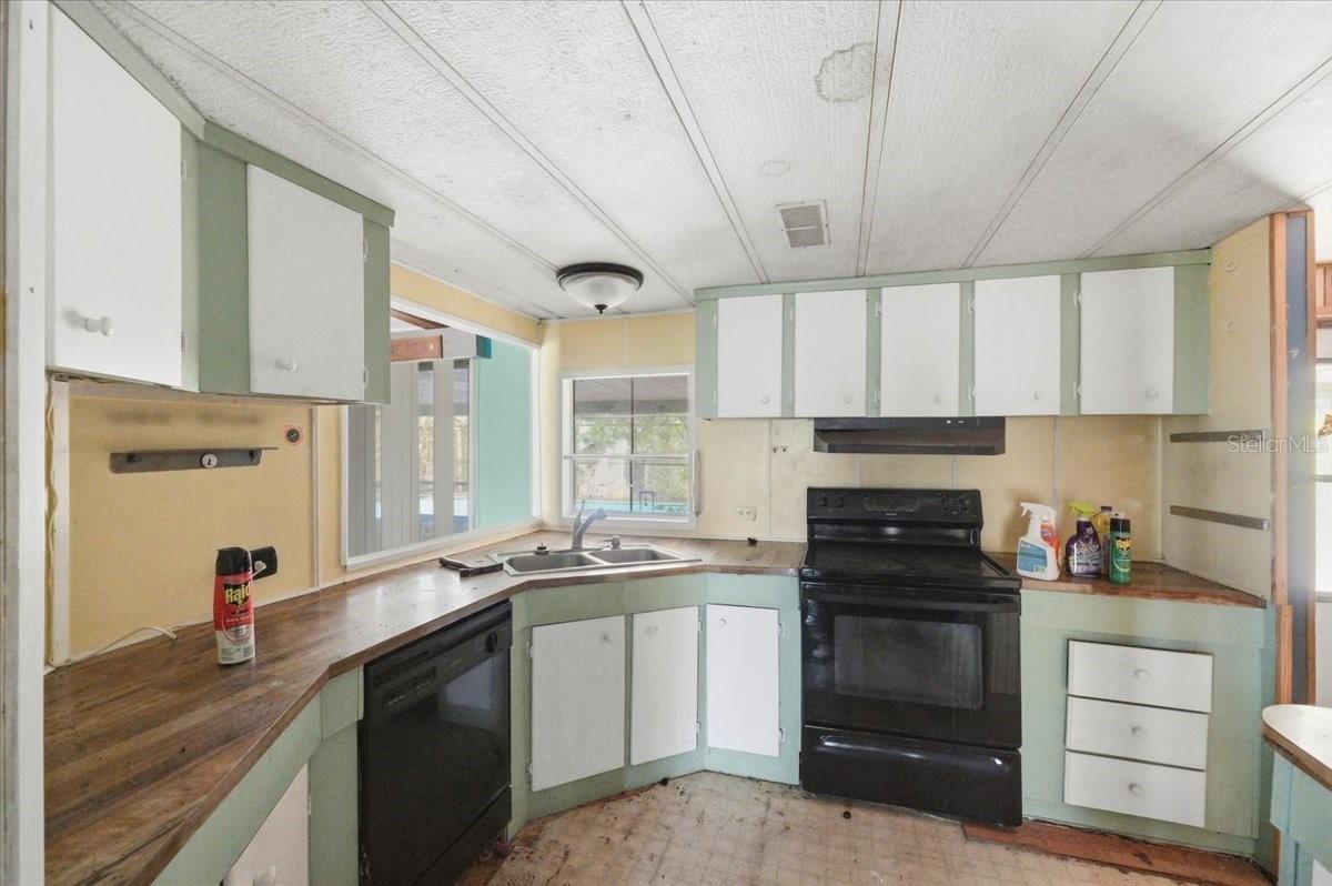 Image 16 of 38 For 2293 Cantor Court