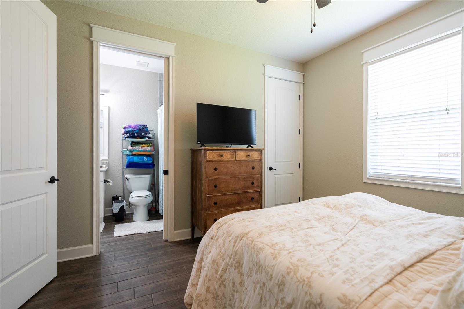 Image 39 of 54 For 6710 Winterset Gardens Road