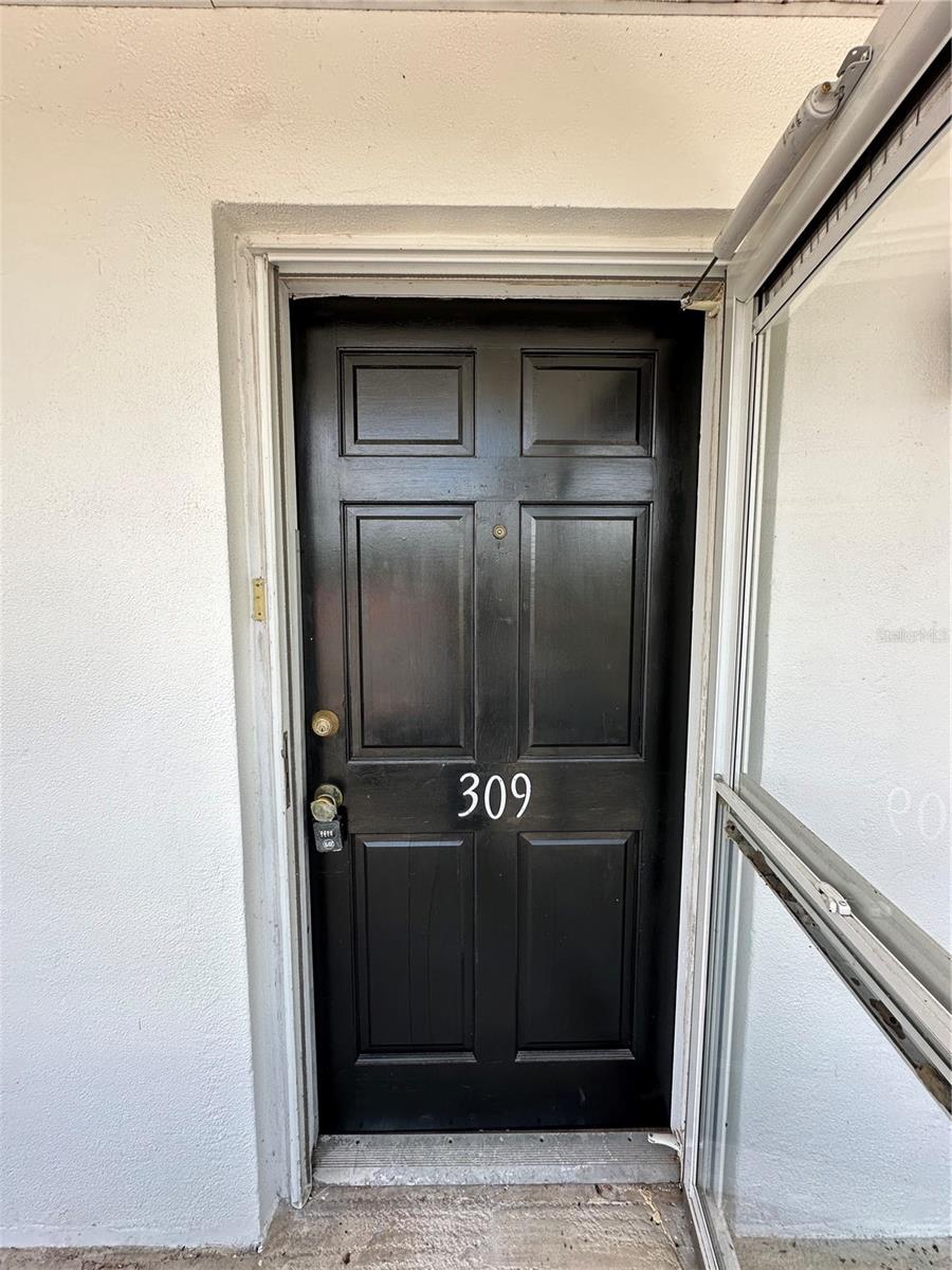 Image 3 of 33 For 100 El Camino Drive 309