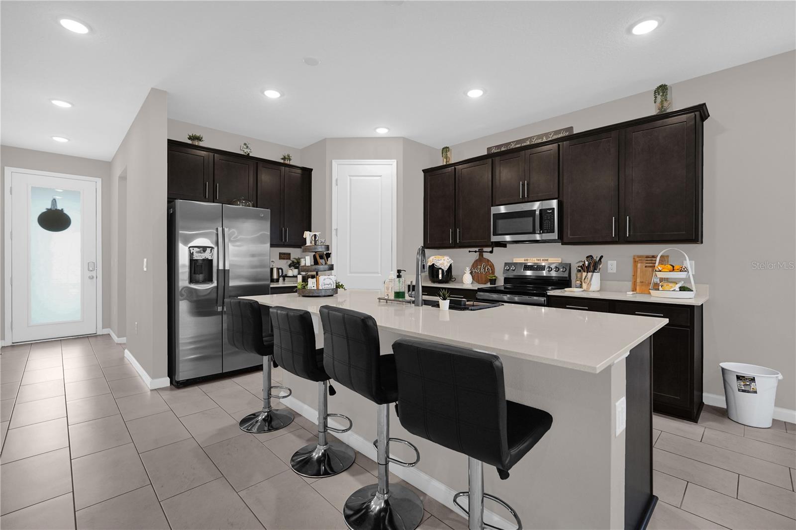 Image 10 of 35 For 836 Griffon Avenue