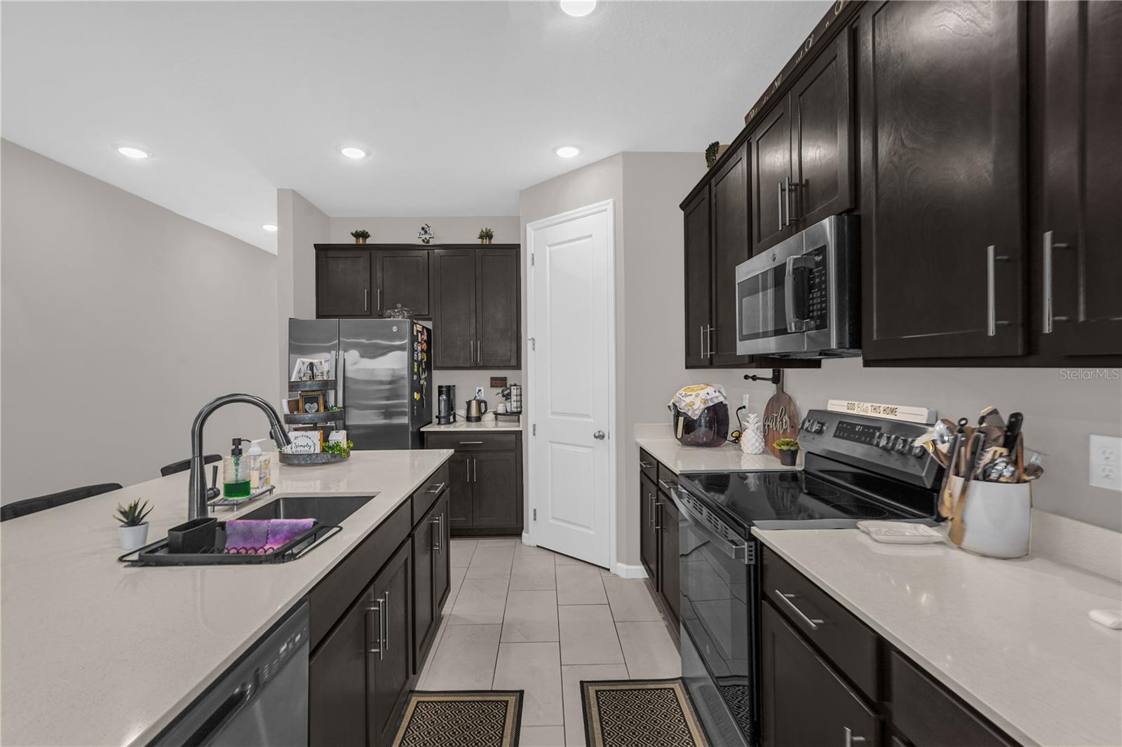 Image 13 of 35 For 836 Griffon Avenue