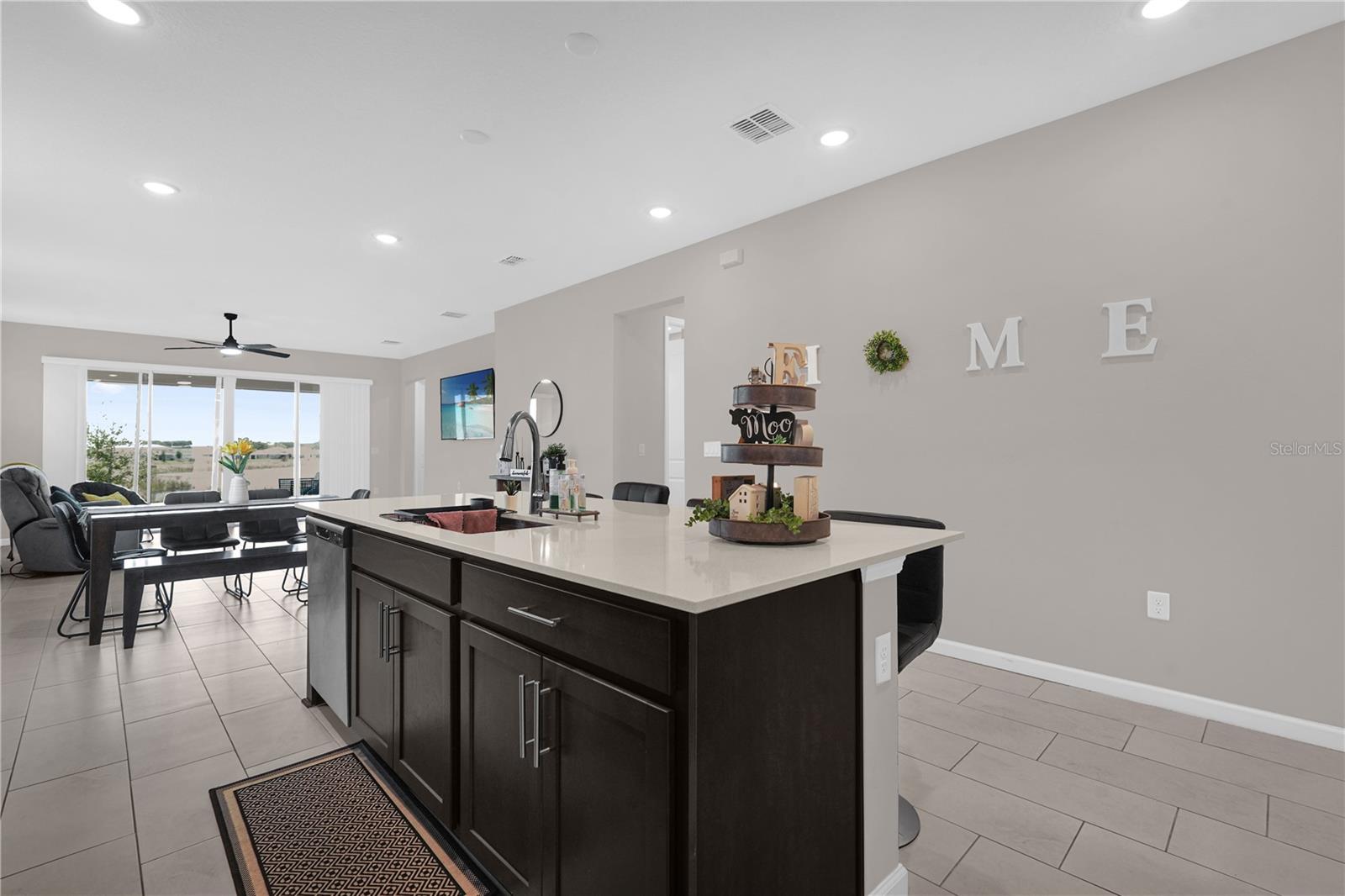 Image 15 of 35 For 836 Griffon Avenue