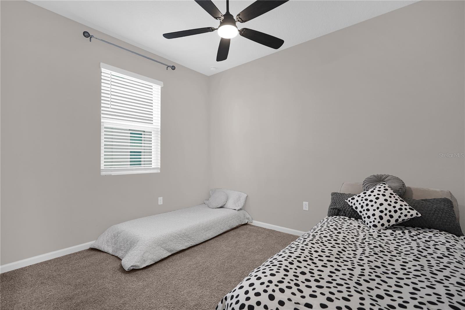 Image 16 of 35 For 836 Griffon Avenue