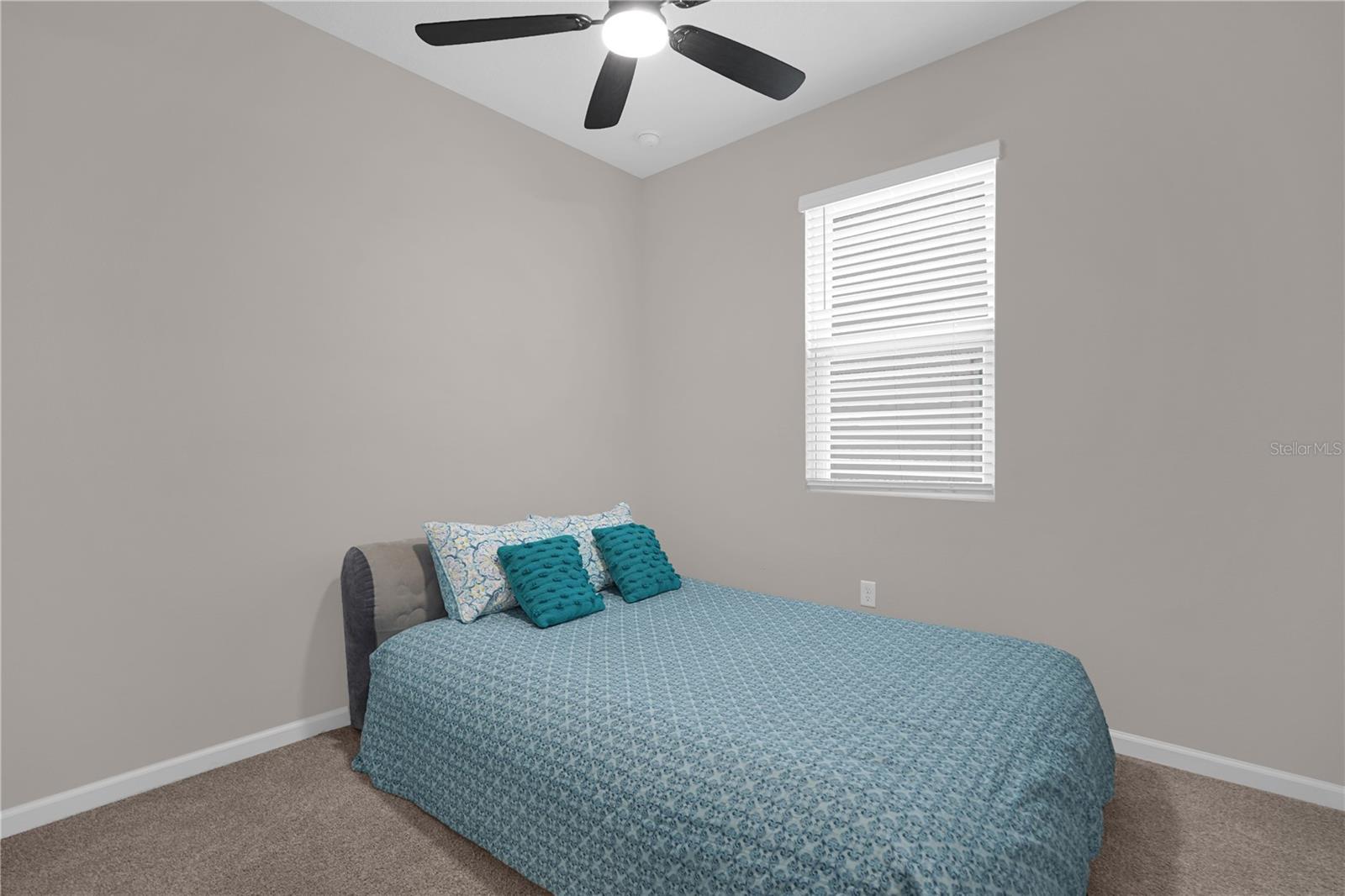 Image 18 of 35 For 836 Griffon Avenue