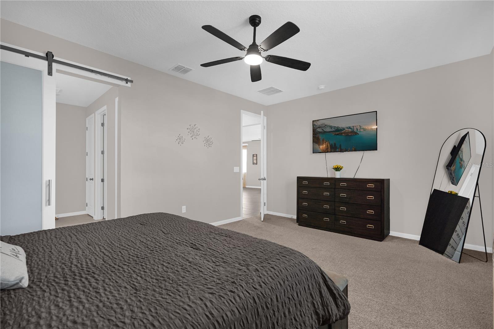 Image 25 of 35 For 836 Griffon Avenue