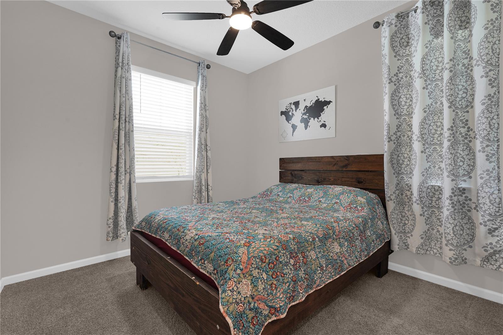 Image 28 of 35 For 836 Griffon Avenue