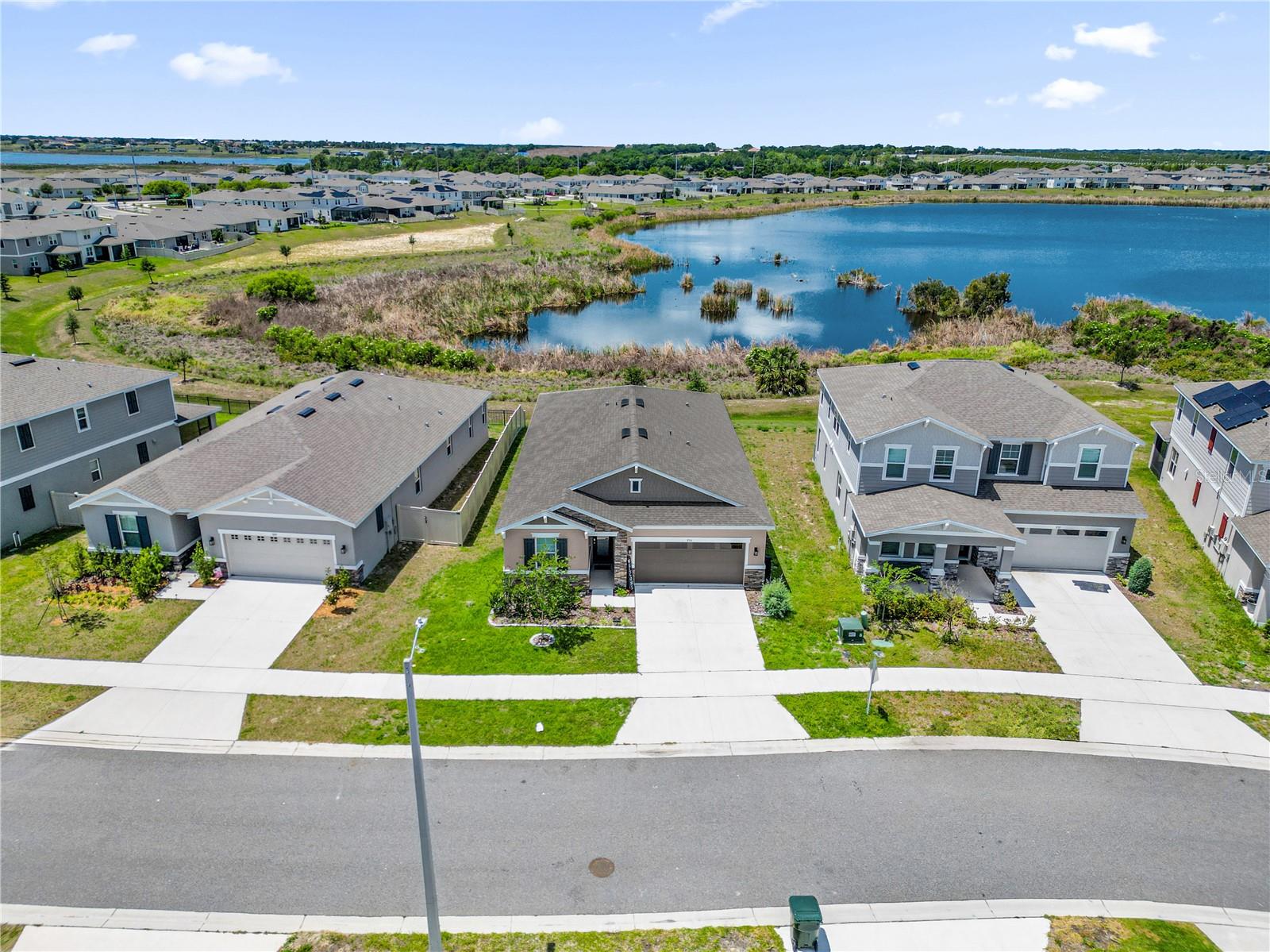 Image 4 of 35 For 836 Griffon Avenue