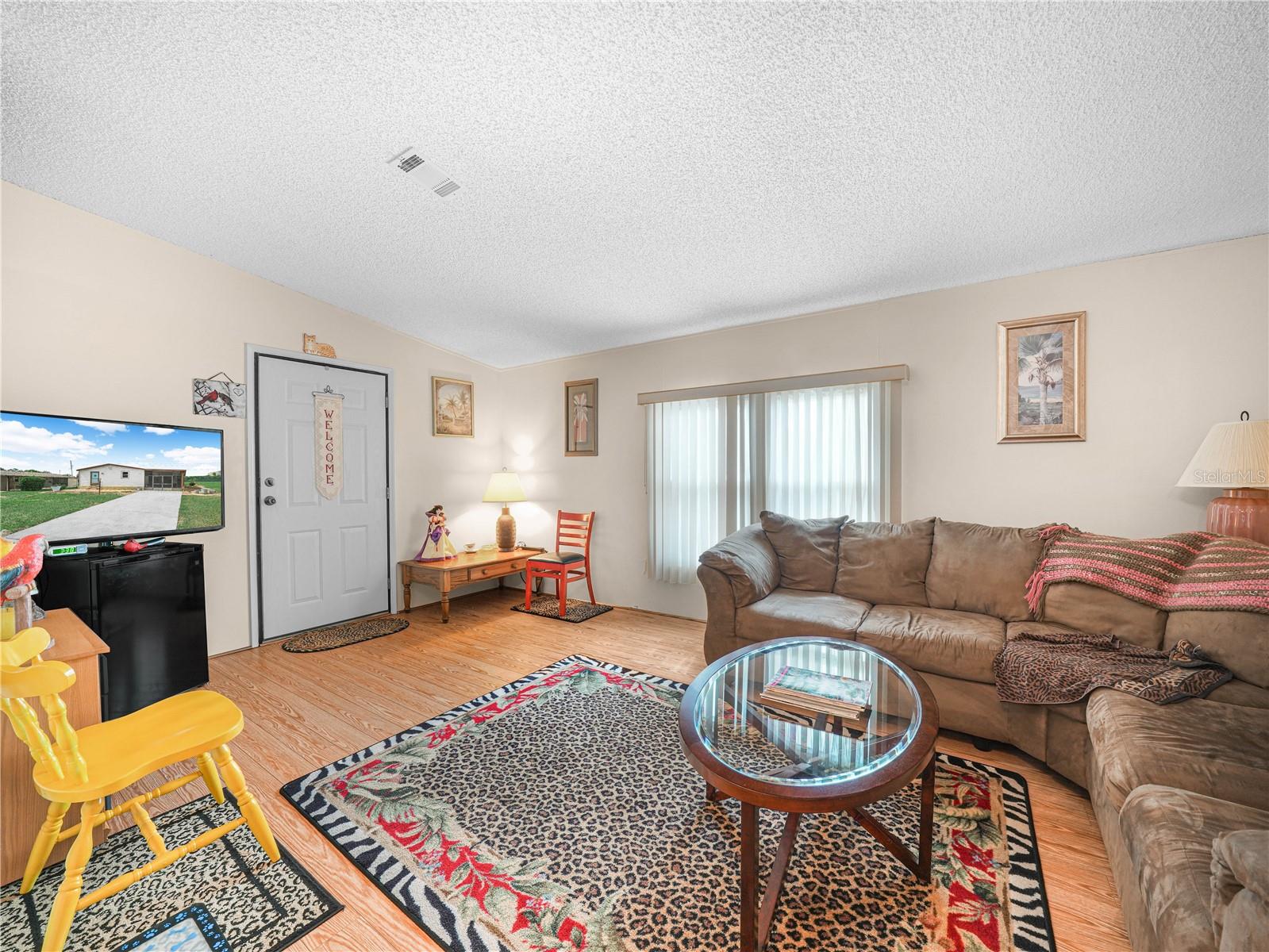 Image 10 of 23 For 124 Kensington Park Drive