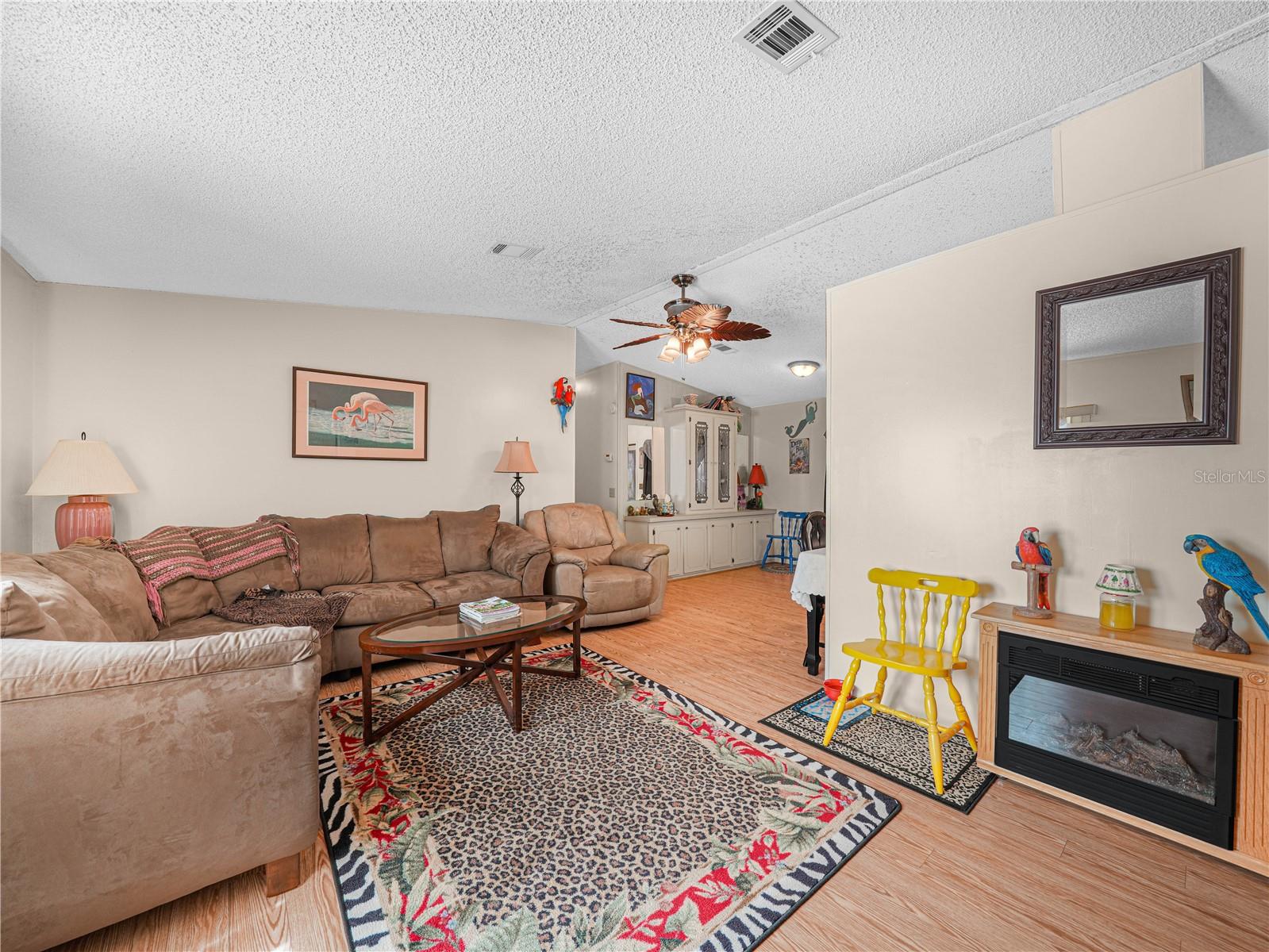 Image 12 of 23 For 124 Kensington Park Drive