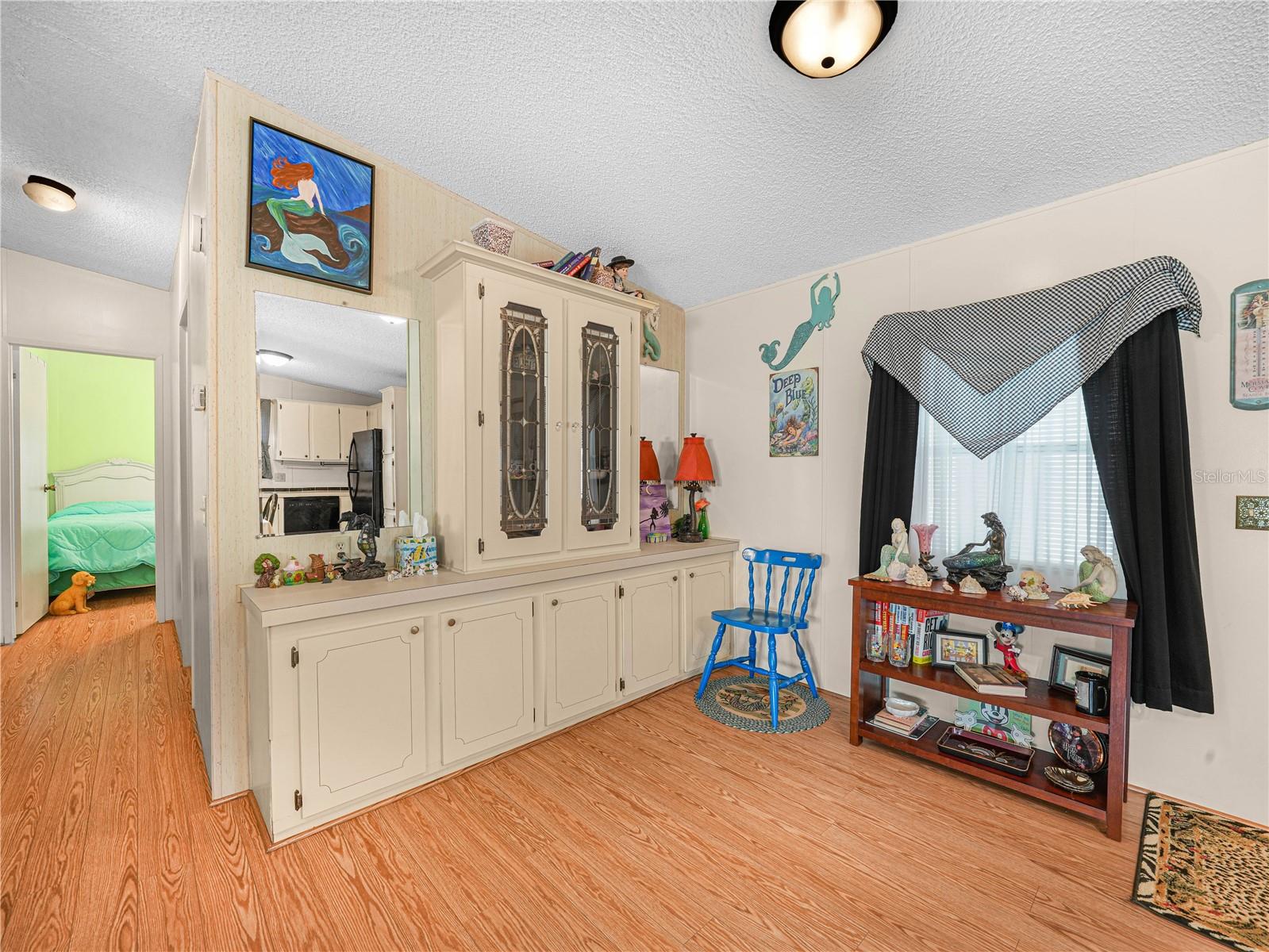 Image 9 of 23 For 124 Kensington Park Drive