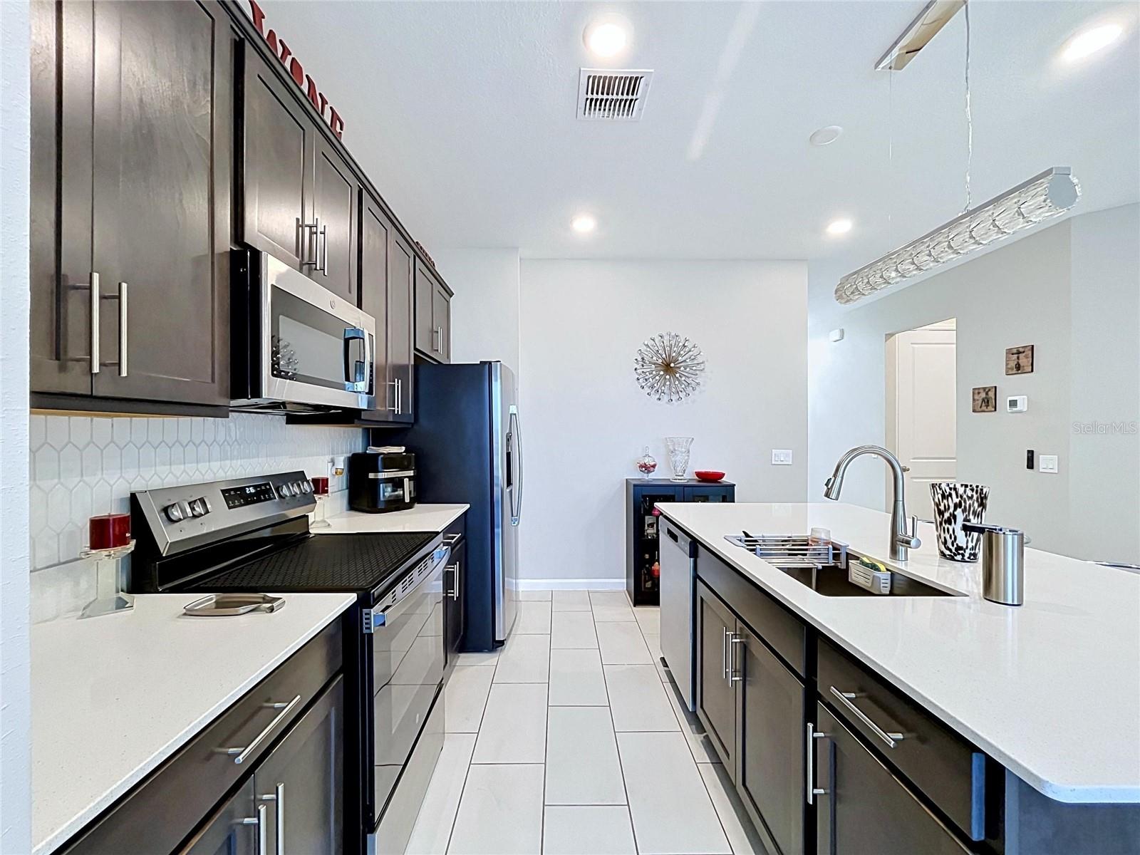 Image 18 of 64 For 858 Ballantyne Drive