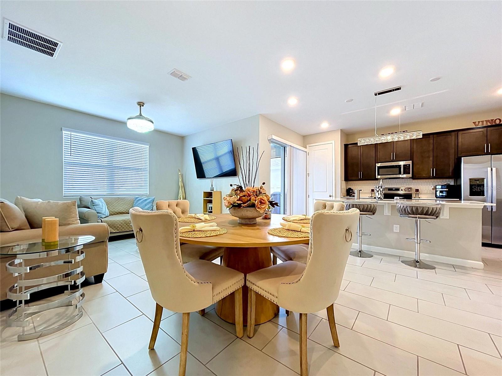 Image 8 of 64 For 858 Ballantyne Drive