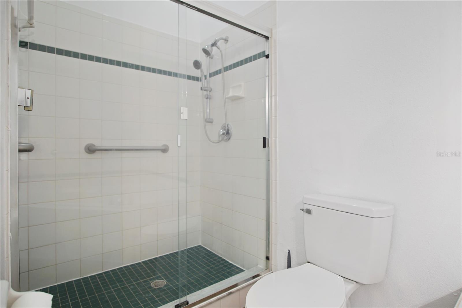 Image 18 of 39 For 2492 Saint Augustine Boulevard
