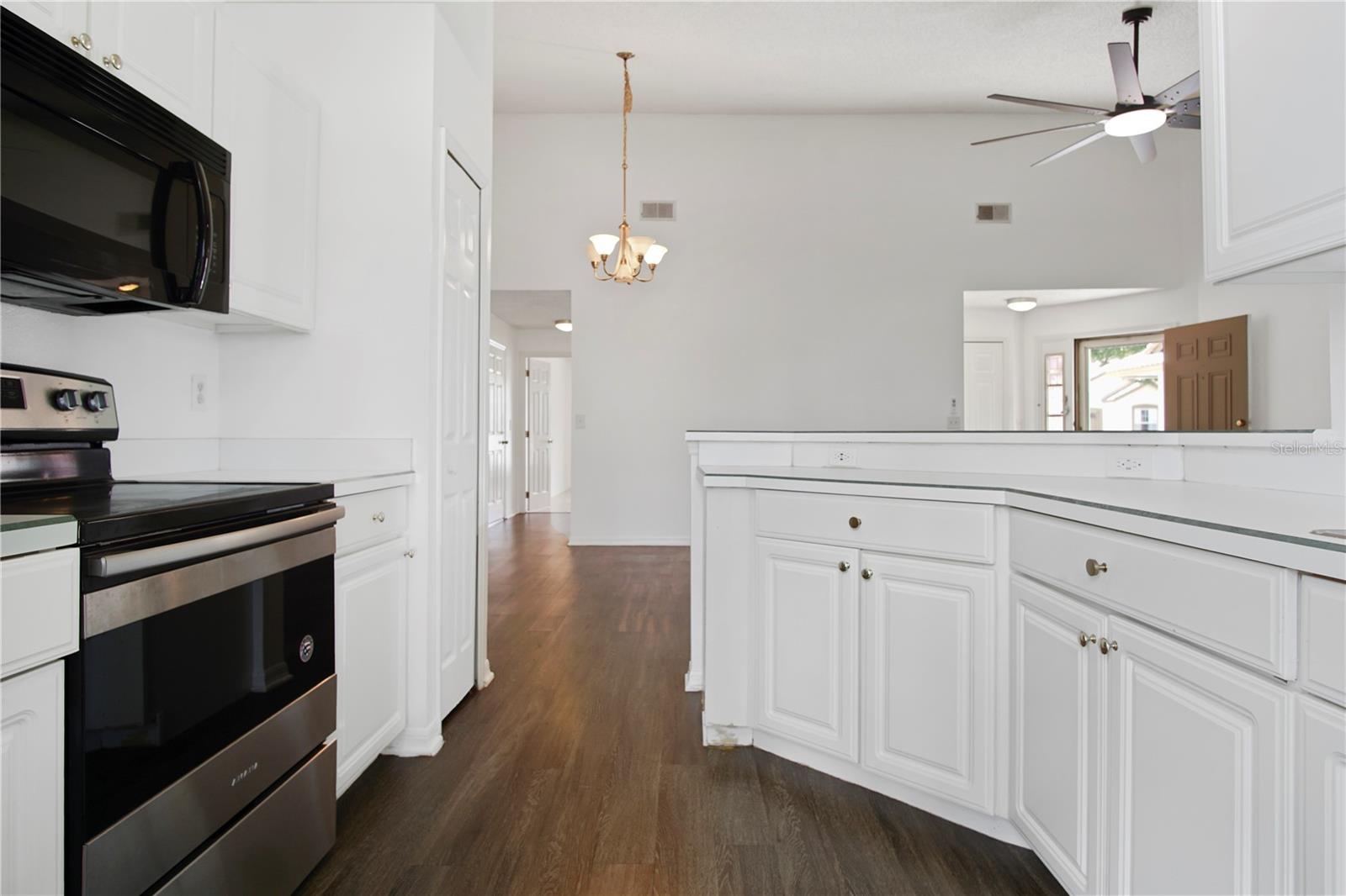 Image 8 of 39 For 2492 Saint Augustine Boulevard