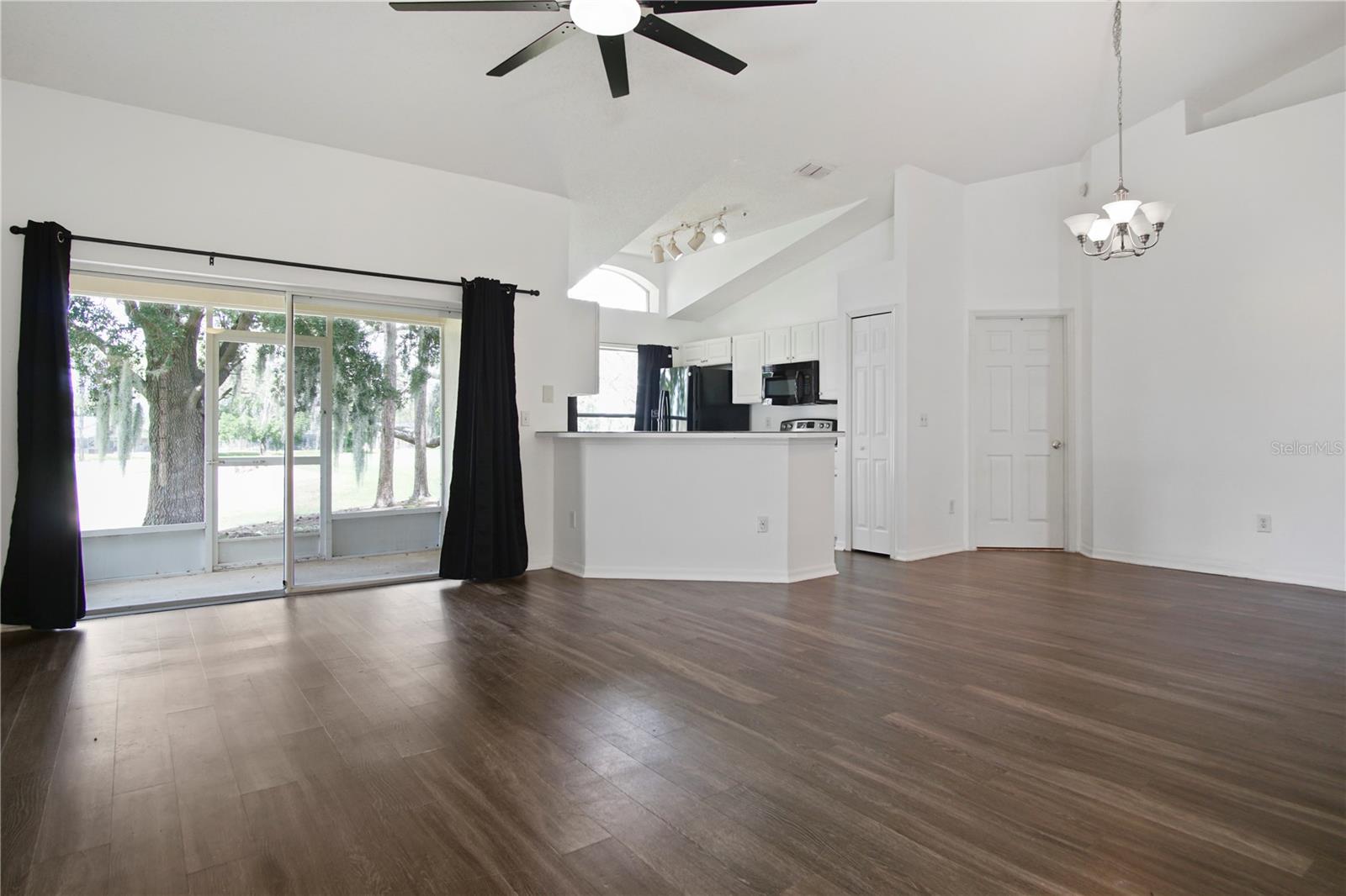 Image 9 of 39 For 2492 Saint Augustine Boulevard