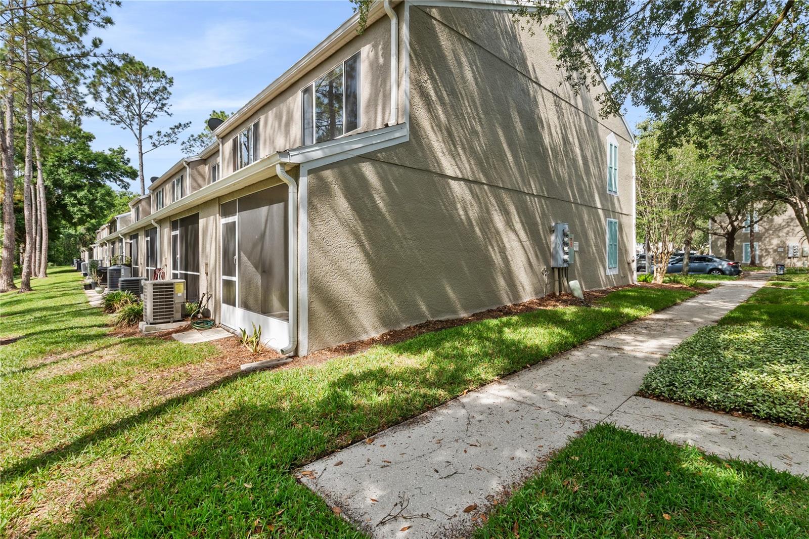 Image 3 of 30 For 8671 Hunters Key Circle 8671