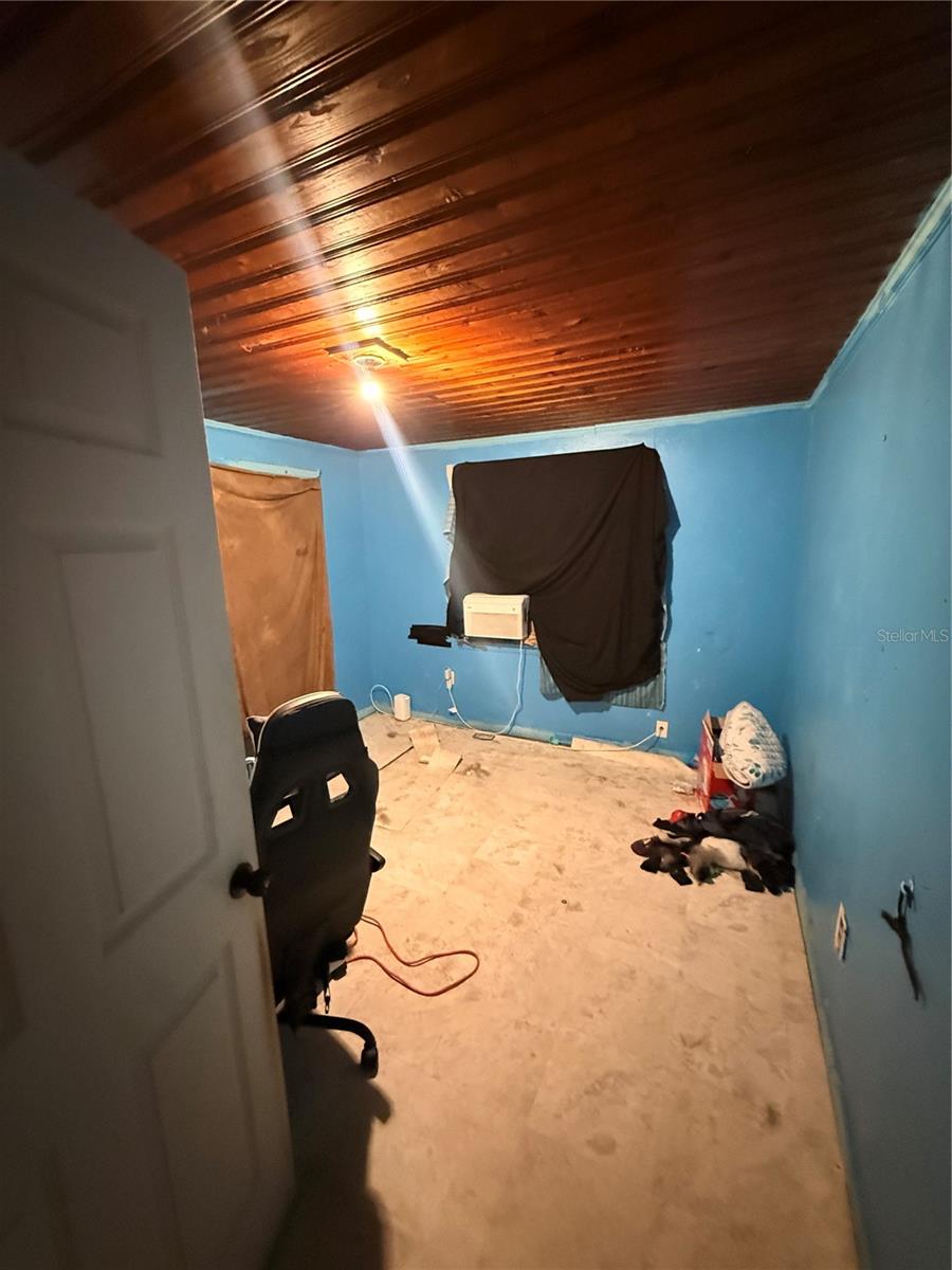 Image 17 of 20 For 222 4th Street W