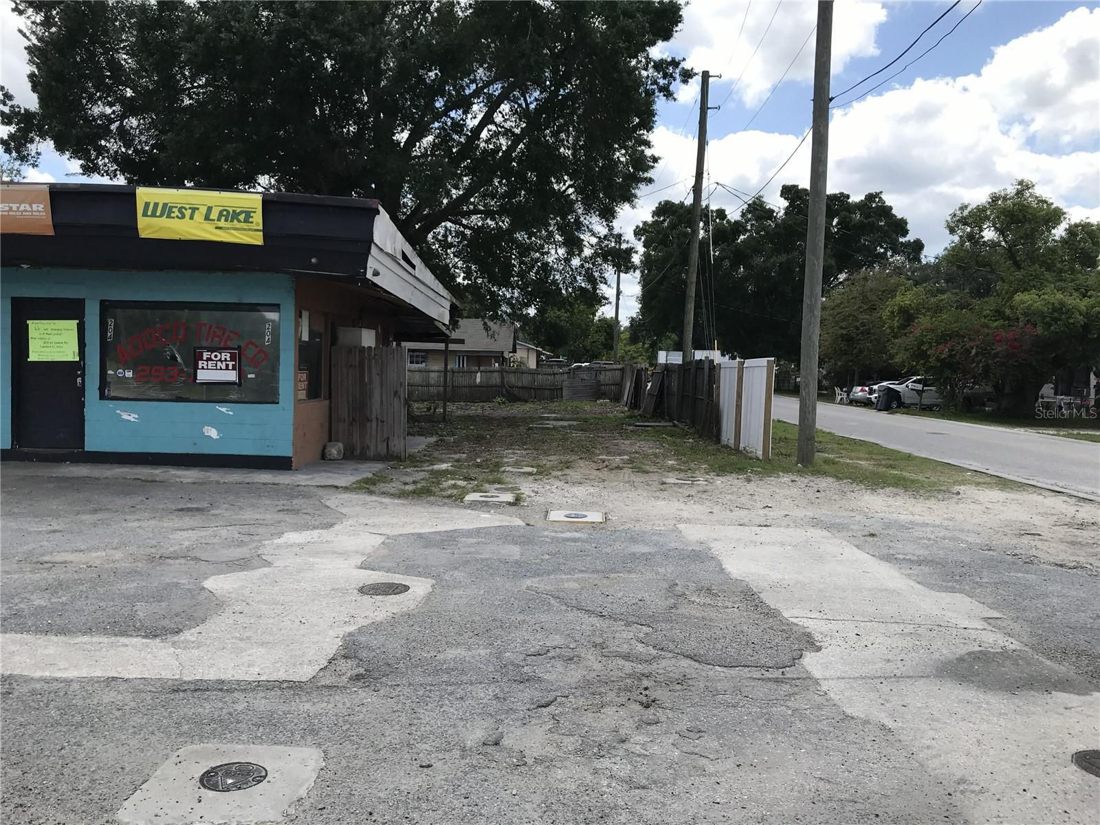 Image 21 of 32 For 204 Snively Avenue