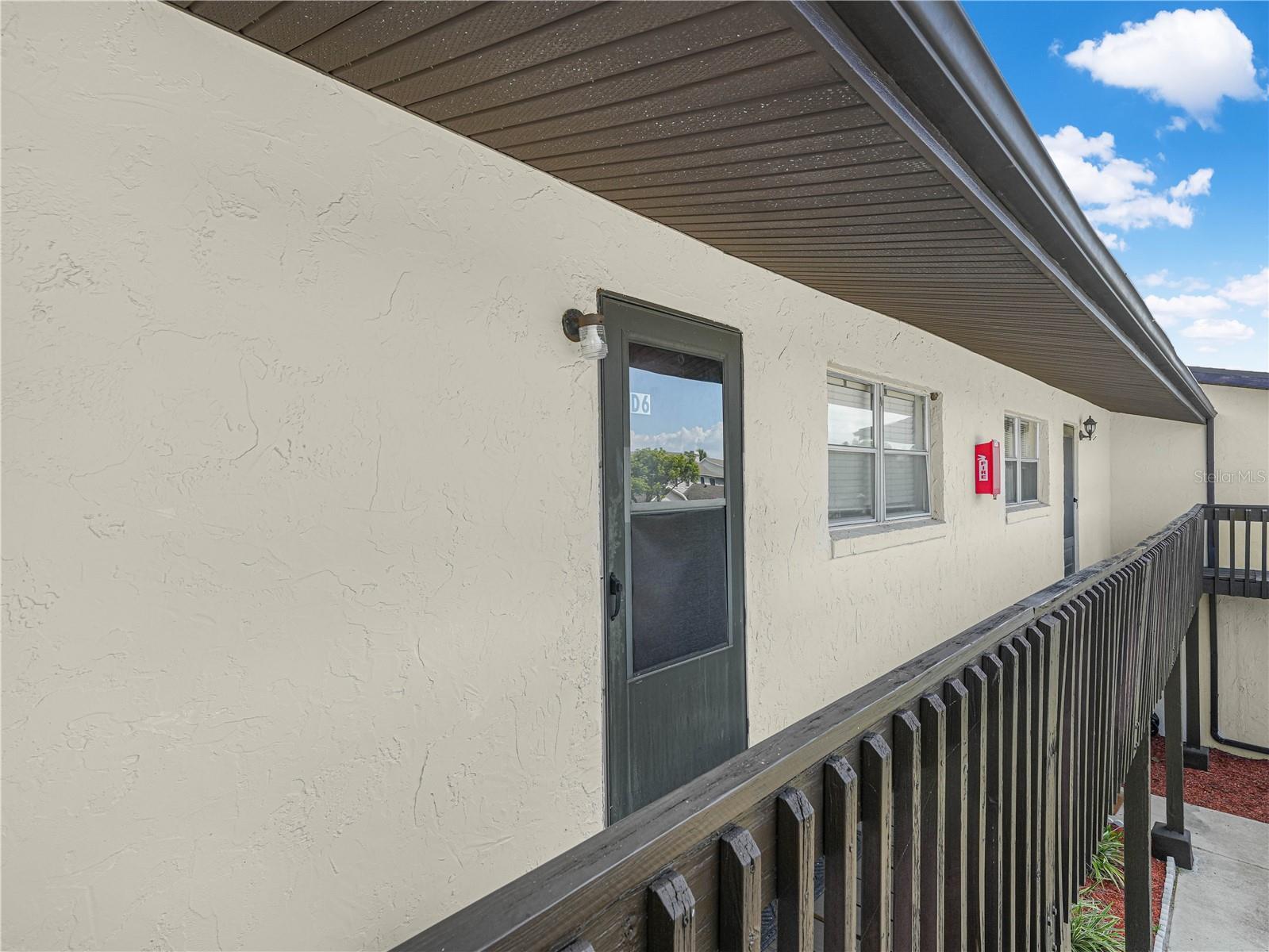 Image 3 of 16 For 900 Avenue Z Se D6