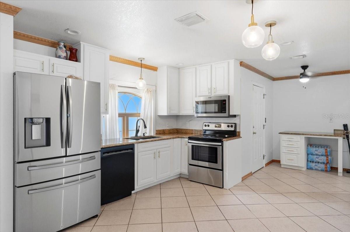 Image 10 of 45 For 450 Pomelo Street