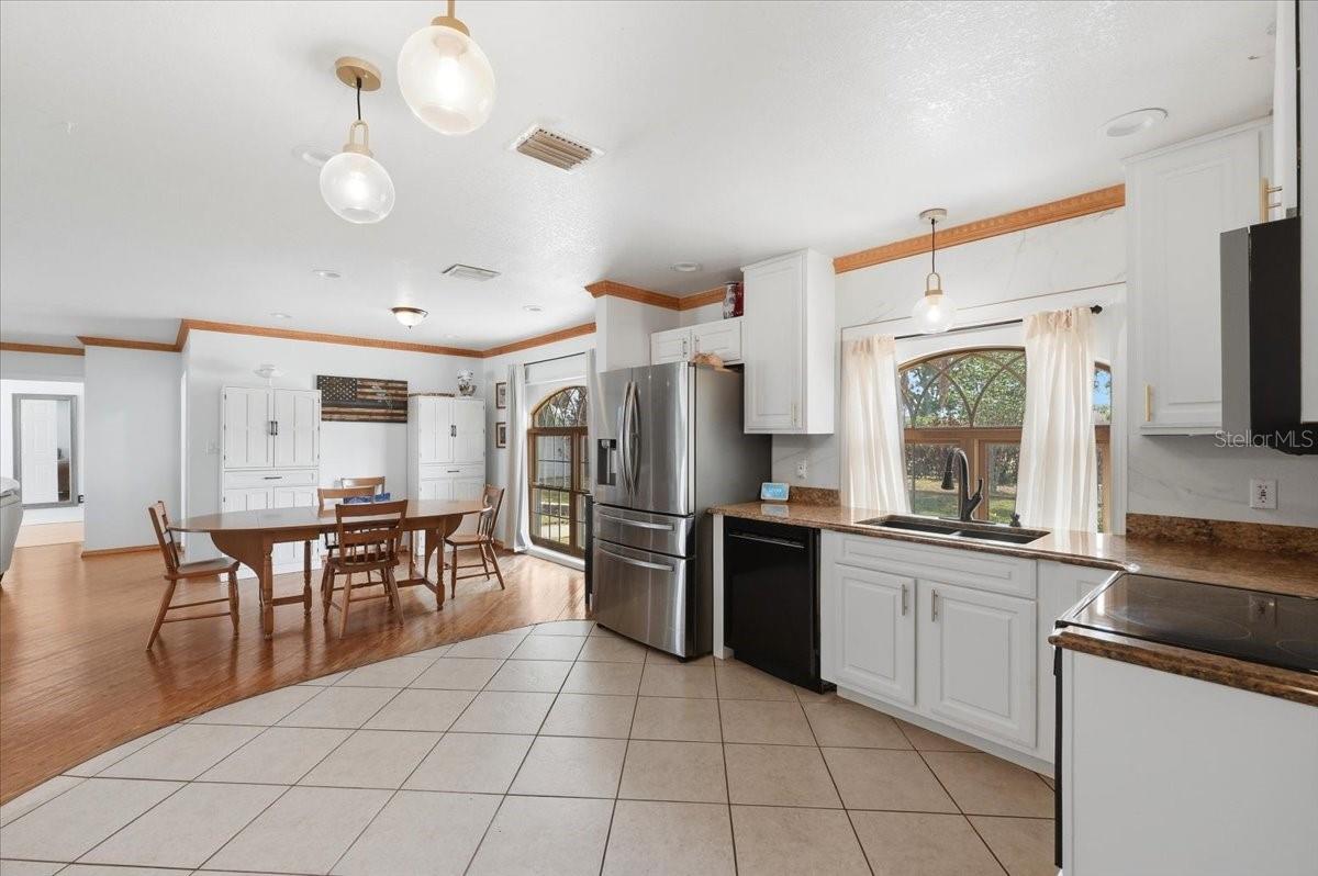 Image 11 of 45 For 450 Pomelo Street