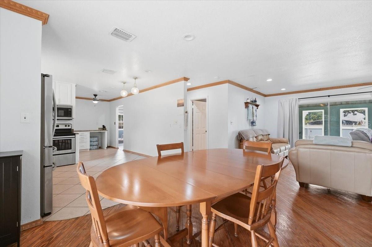 Image 13 of 45 For 450 Pomelo Street